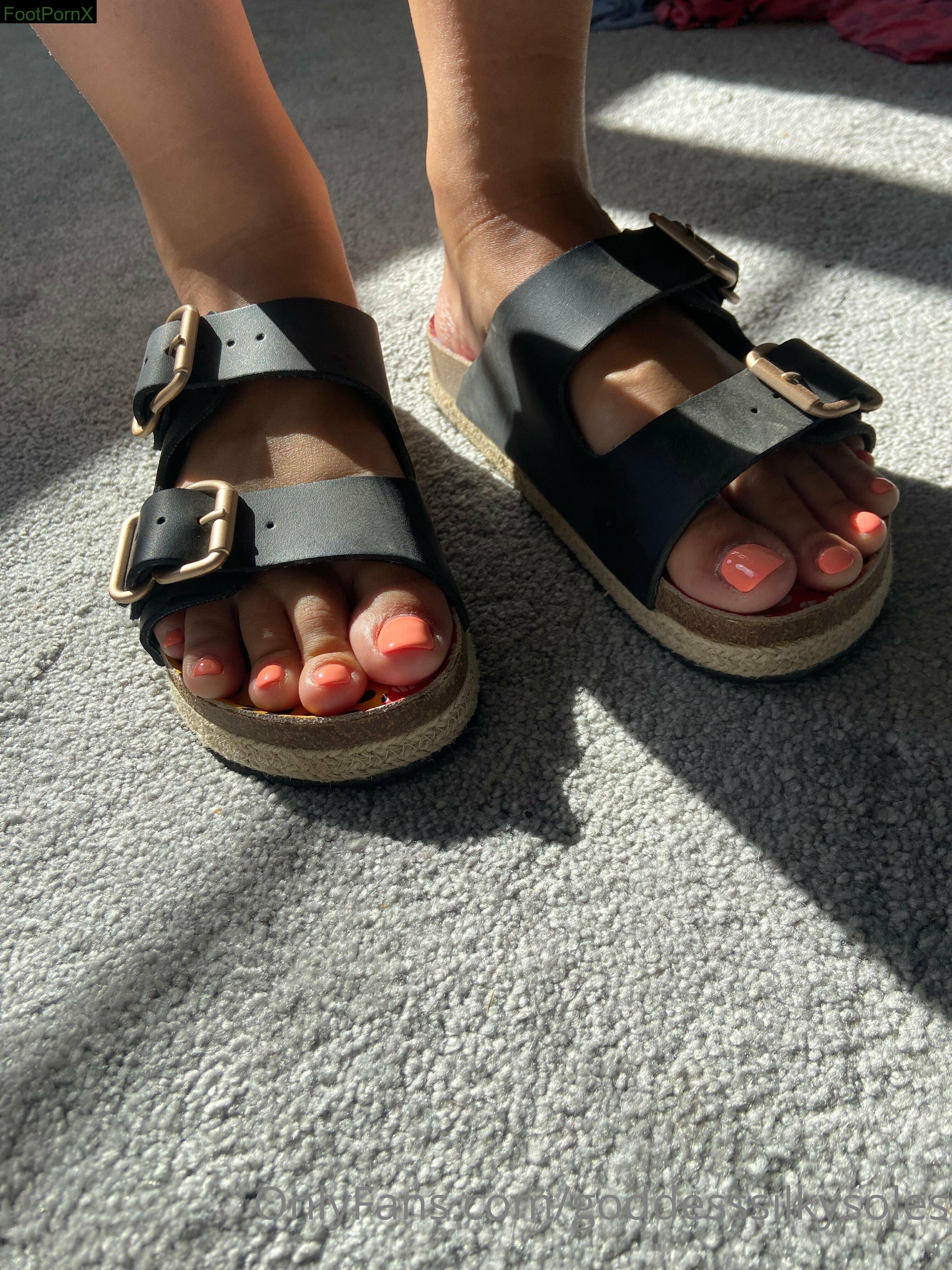 goddesssilkysoles feet photo 21