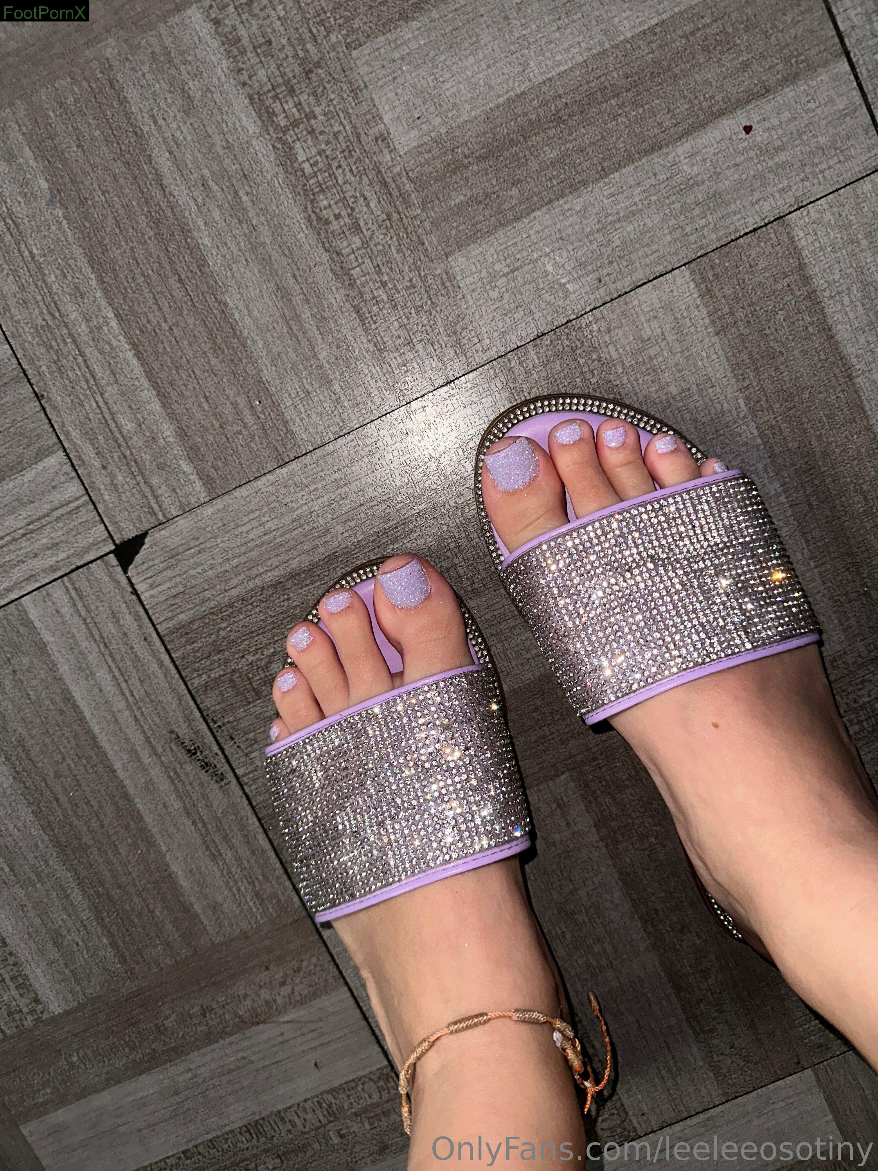 leeleeosotiny feet photo 11