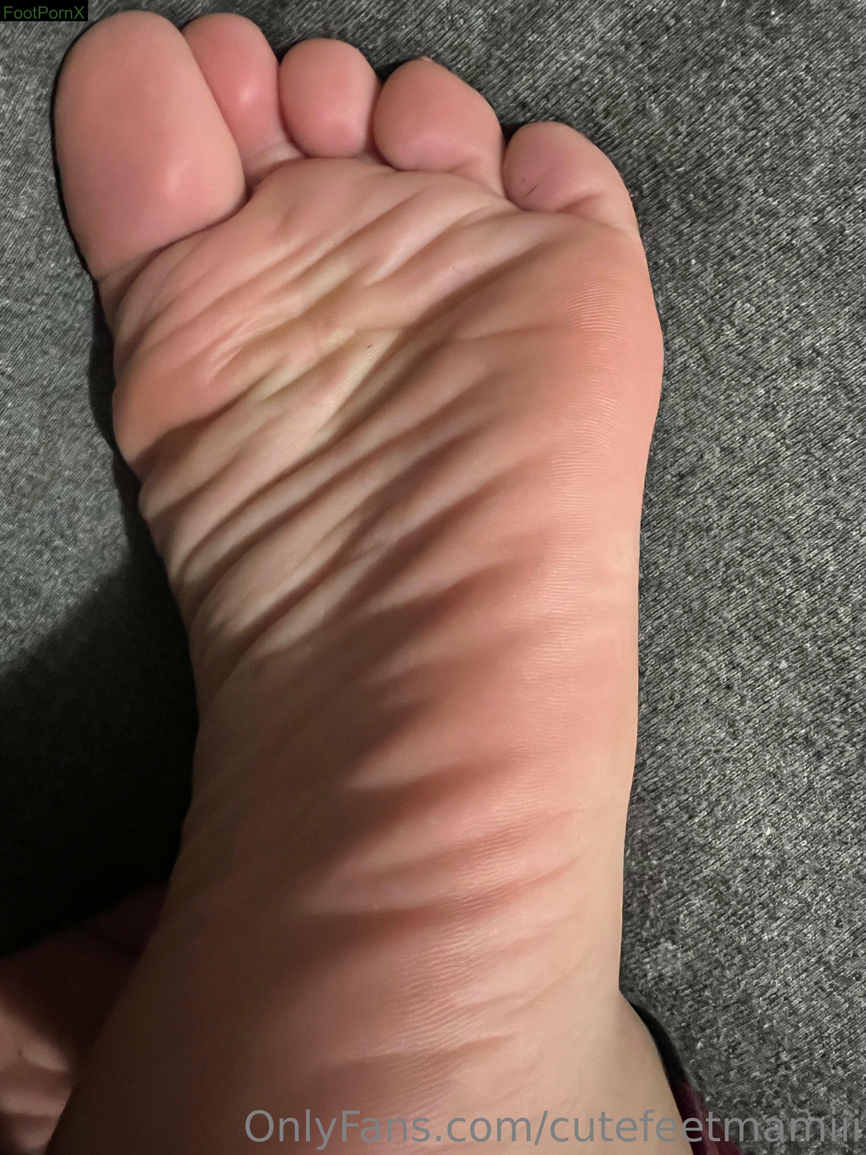 cutefeetmamiii feet photo 23