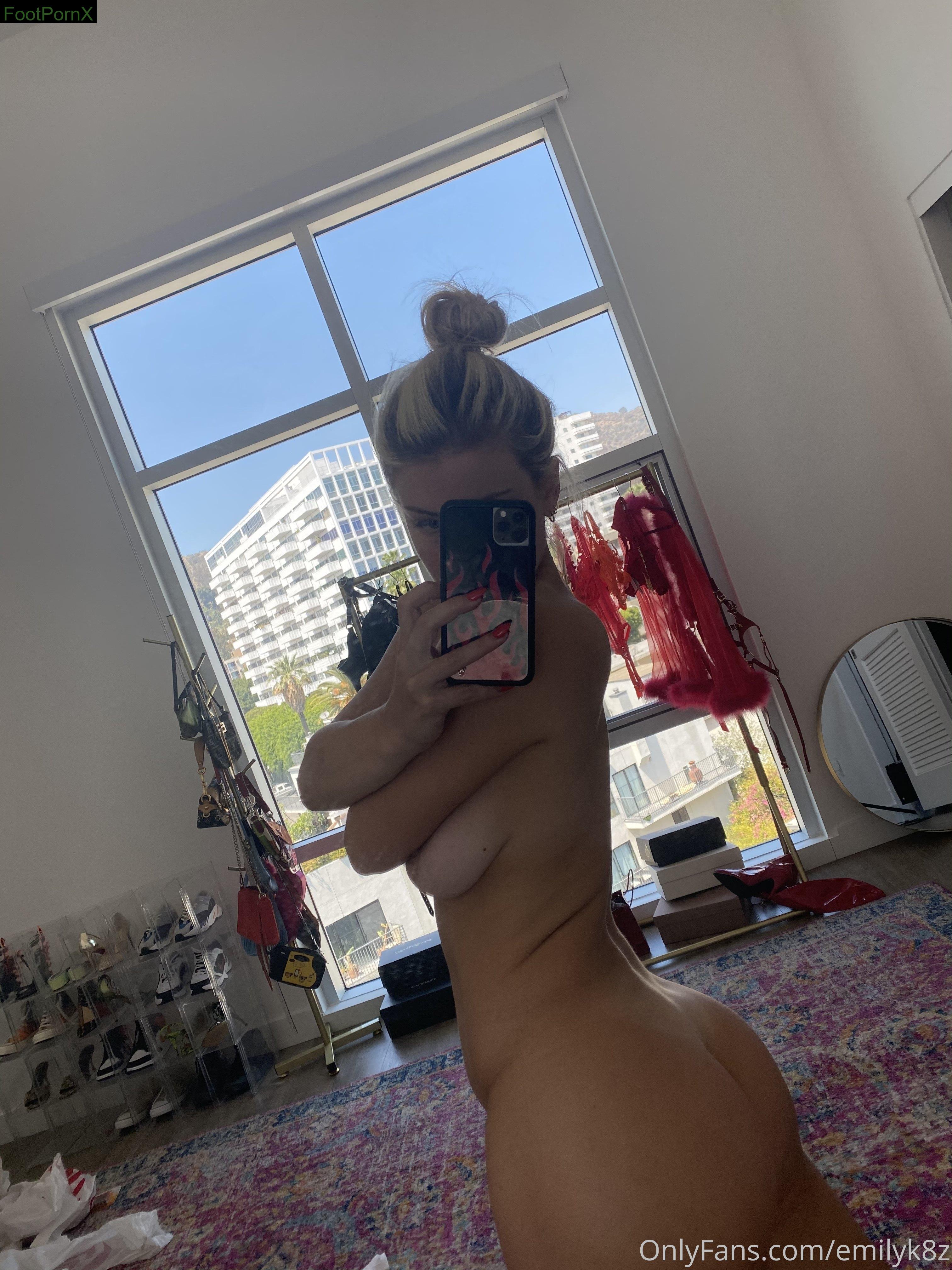 emilyk8z feet photo 8