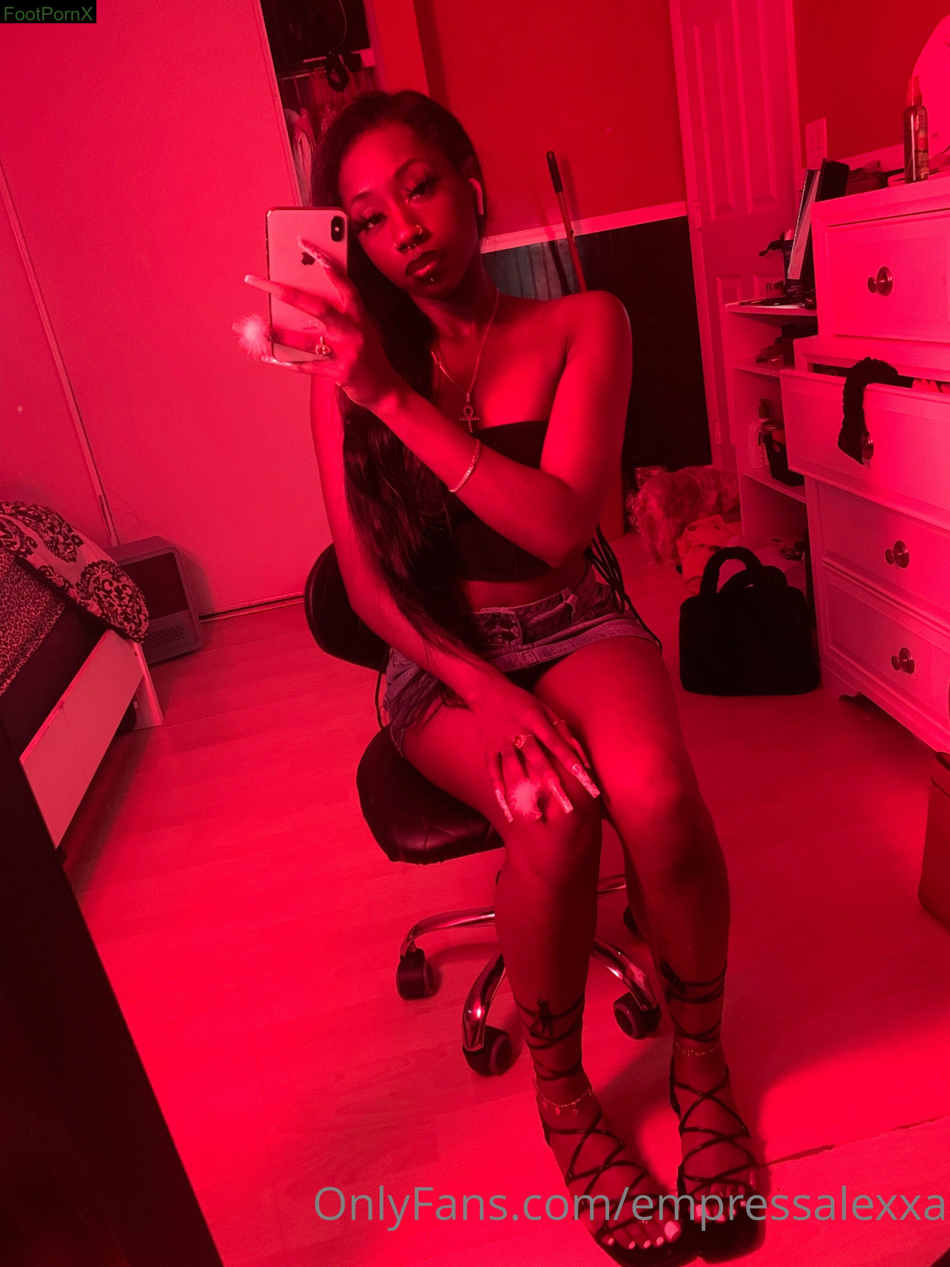 empressalexxa feet photo 6