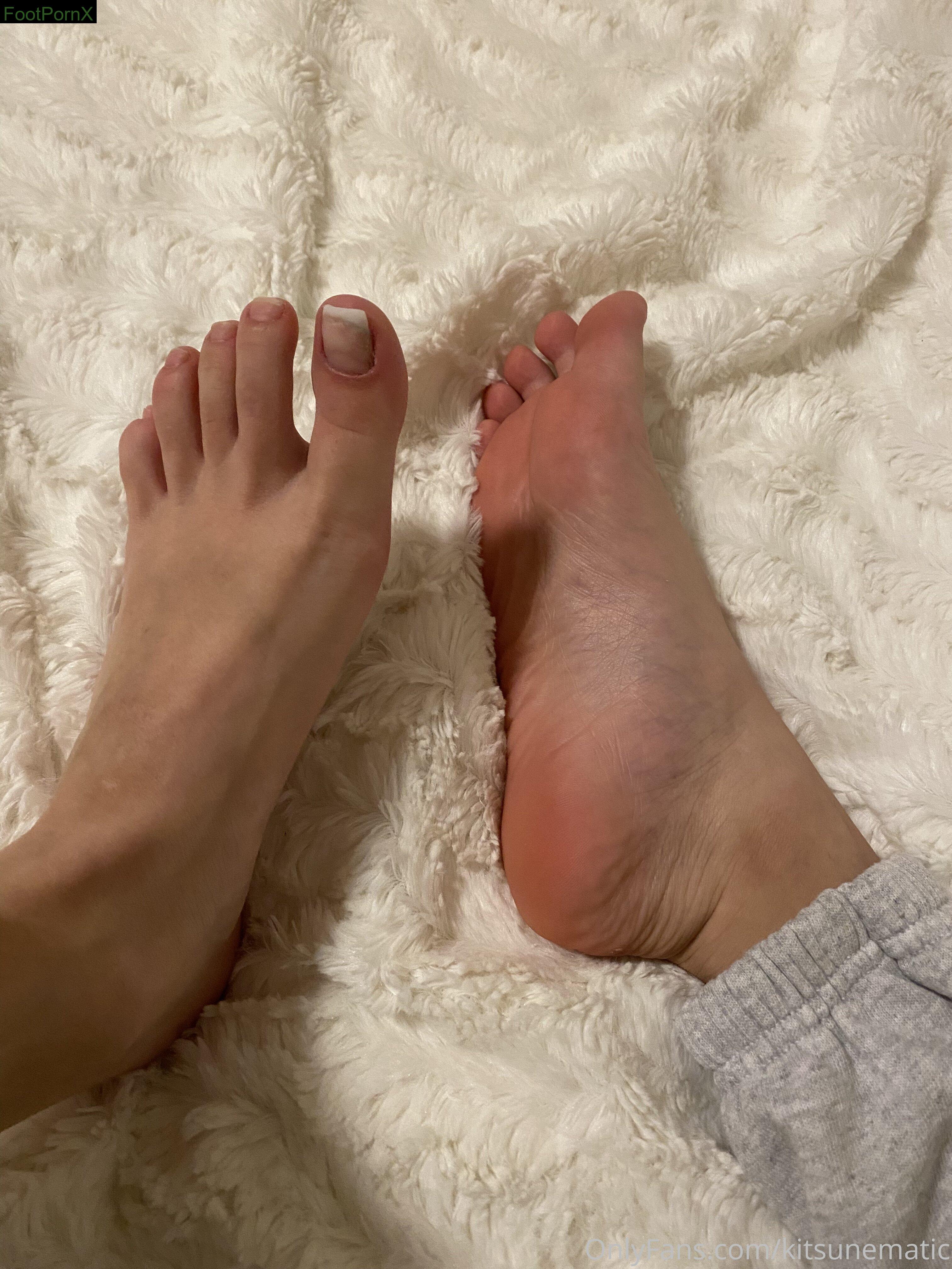 kitsunematic feet photo 4