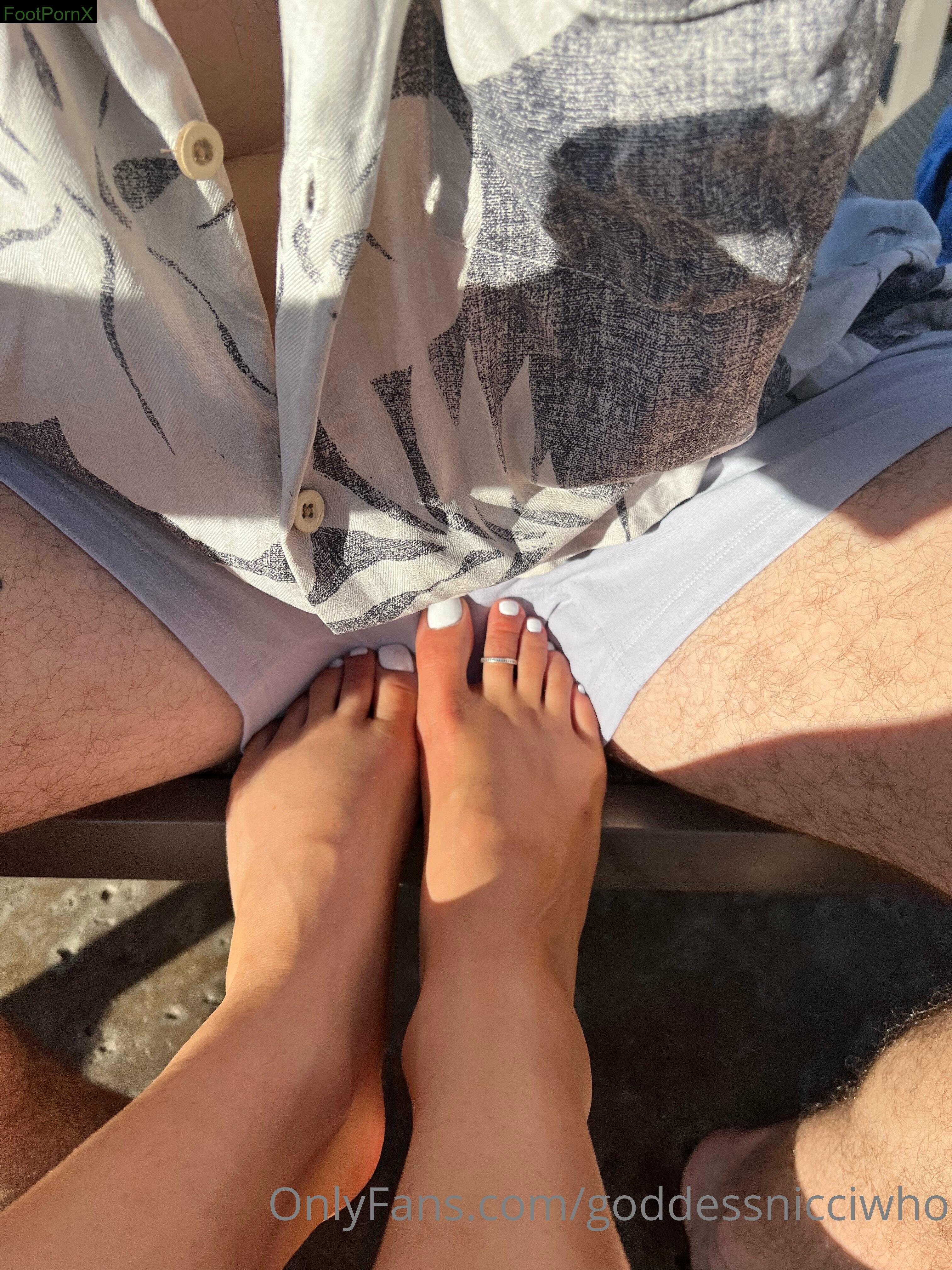 goddessnicciwho feet photo 14