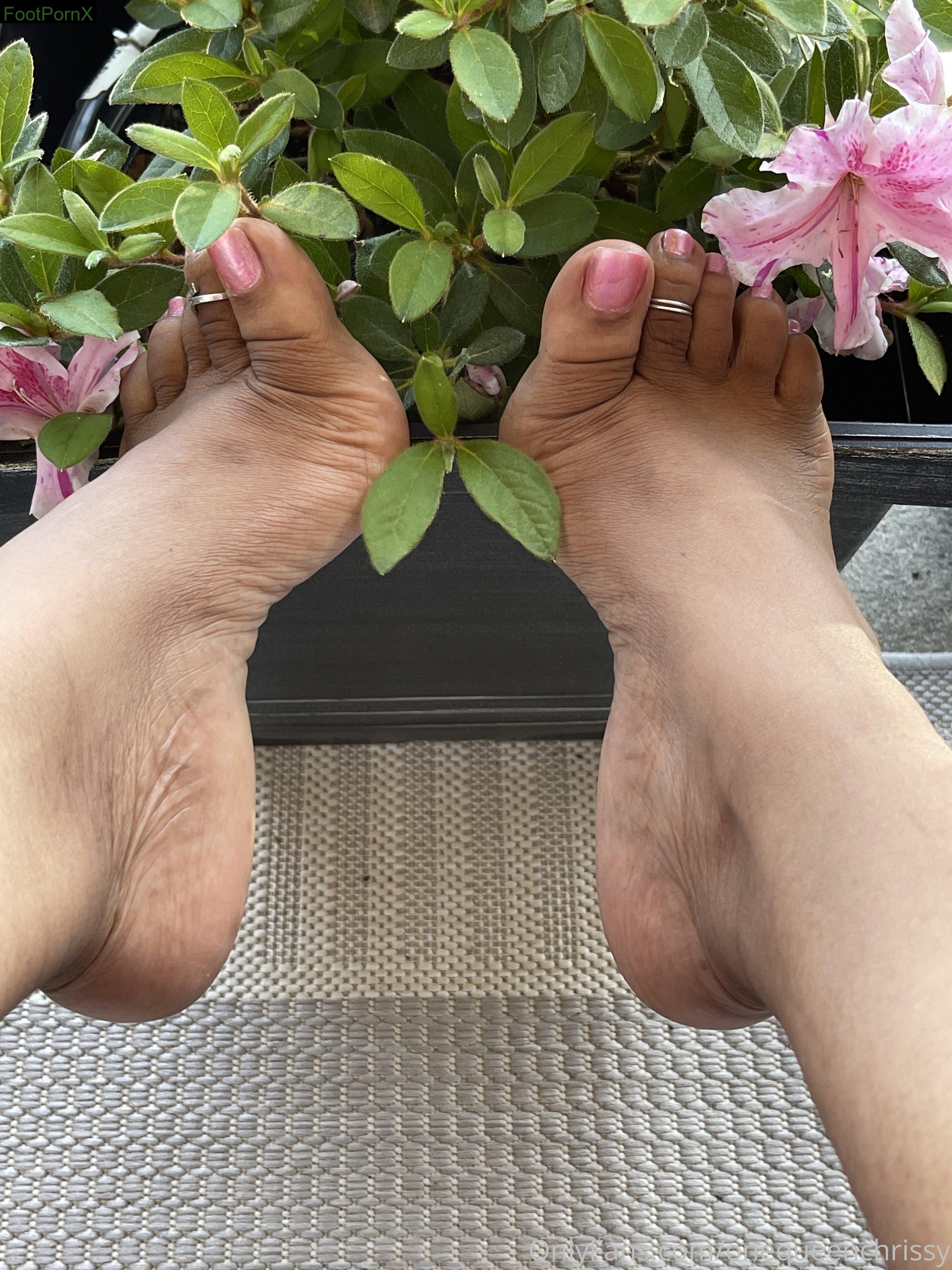 onequeenchrissy feet photo 12