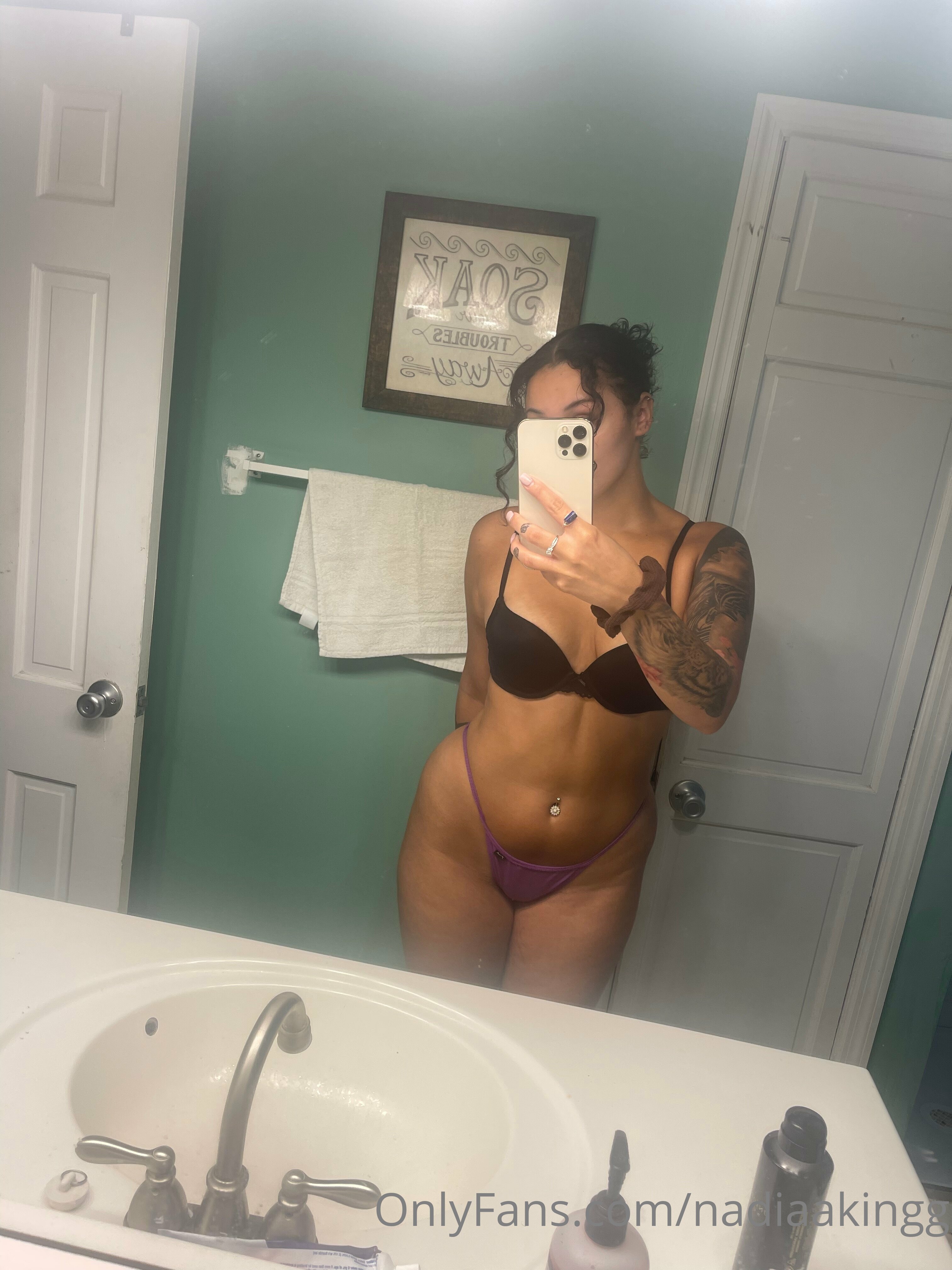 nadiaakingg feet photo 16