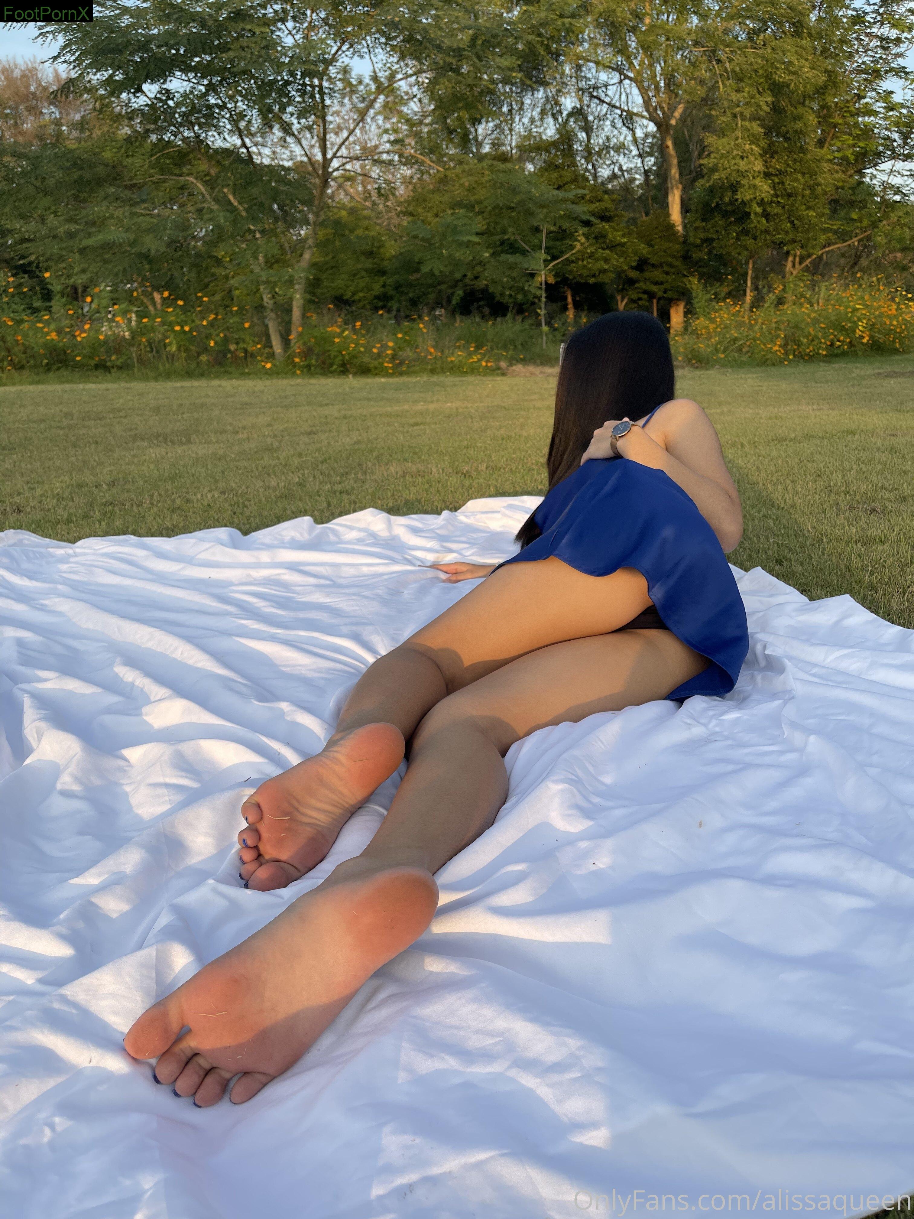 alissaqueen feet photo 11