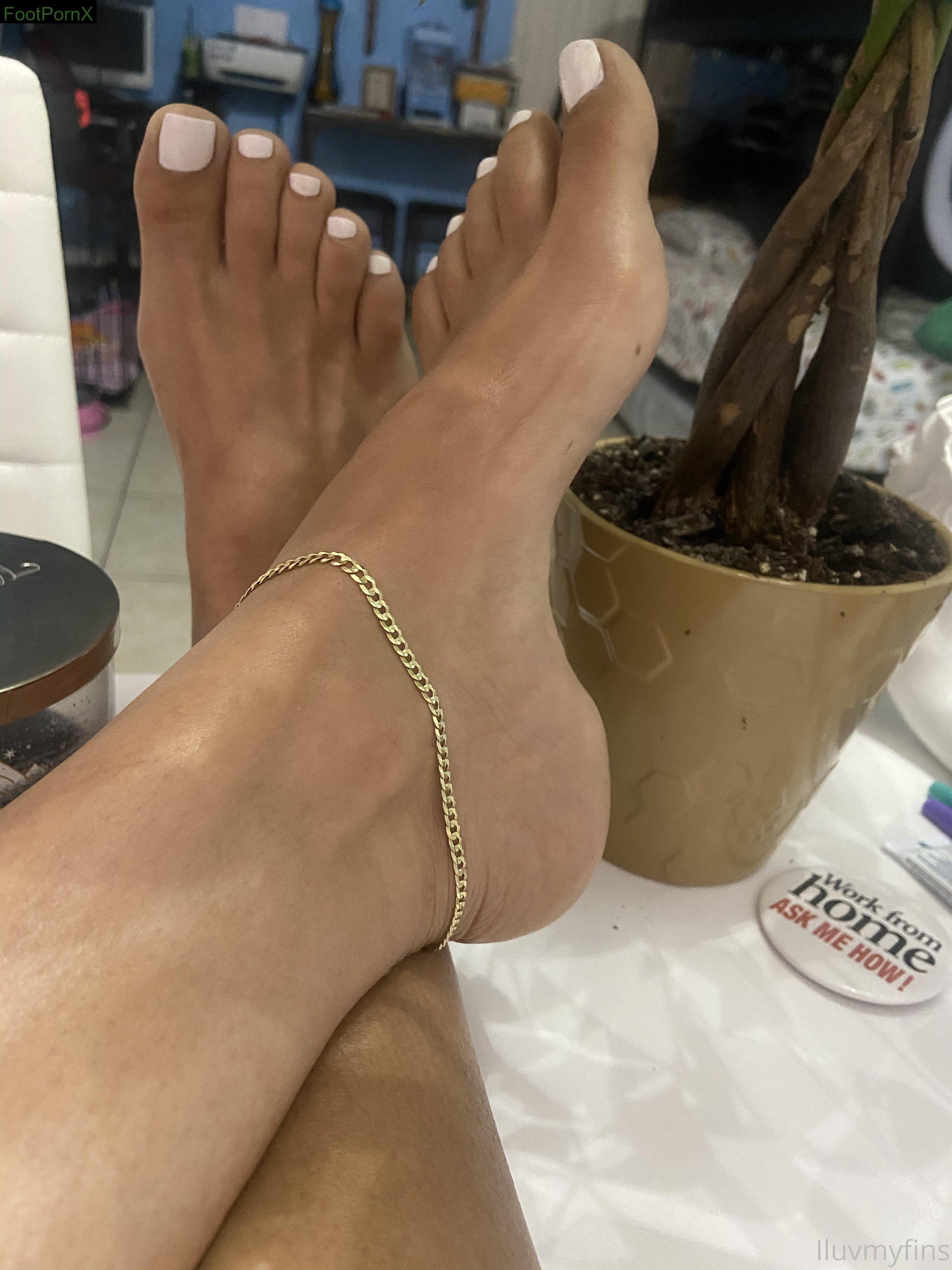 iluvmyfins feet photo 21