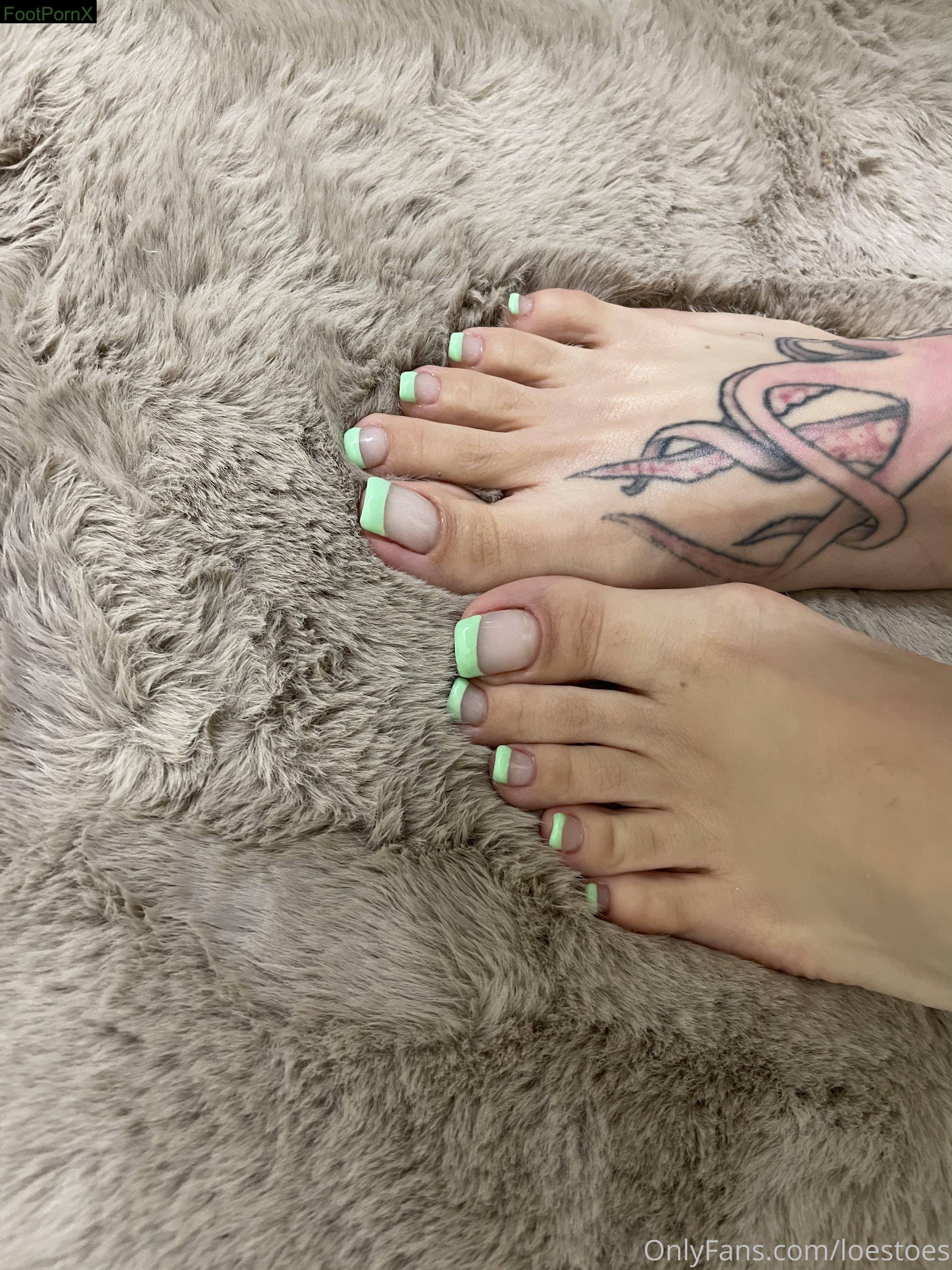 loestoes feet photo 19