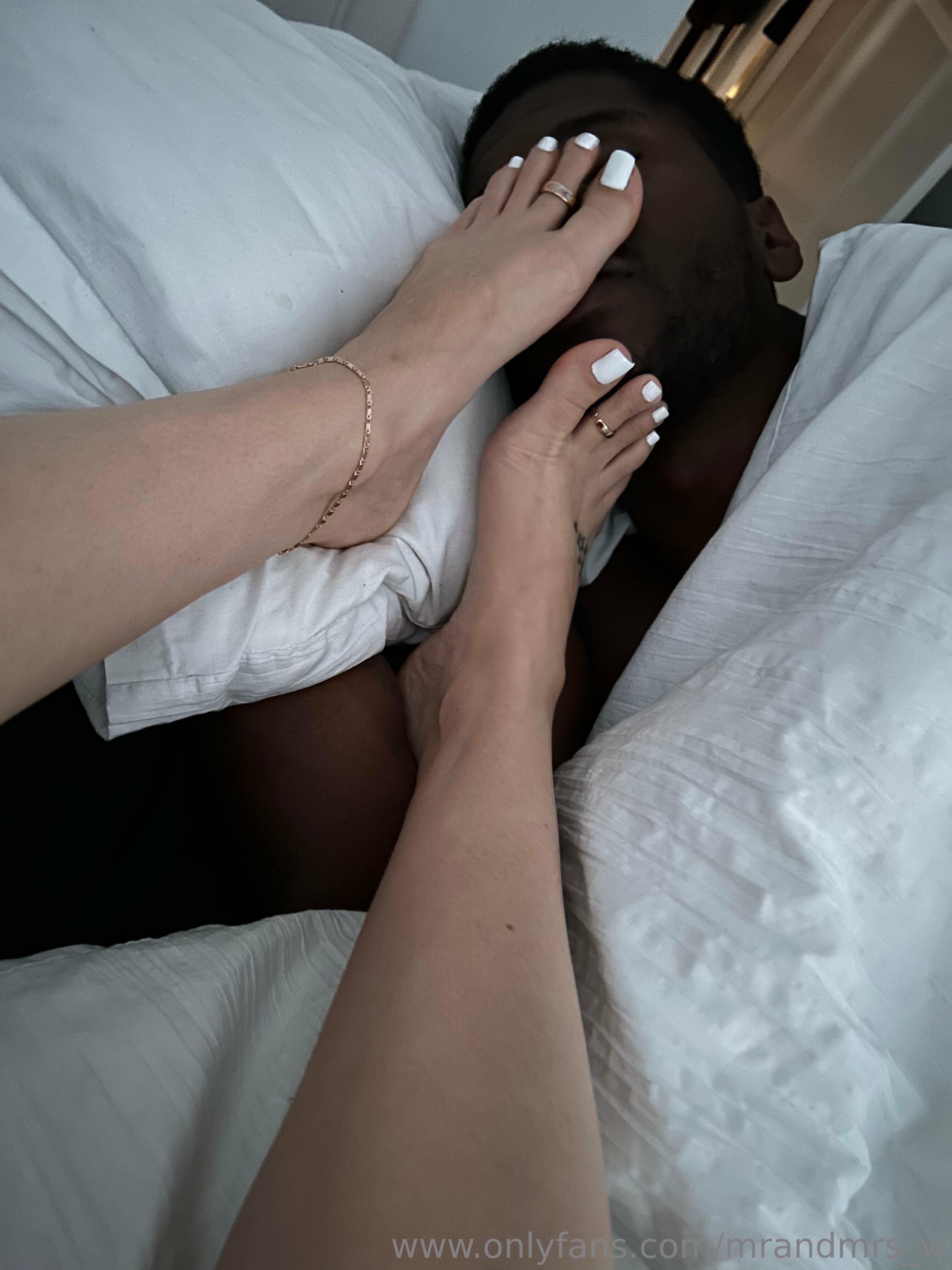 mrandmrs_w feet photo 1