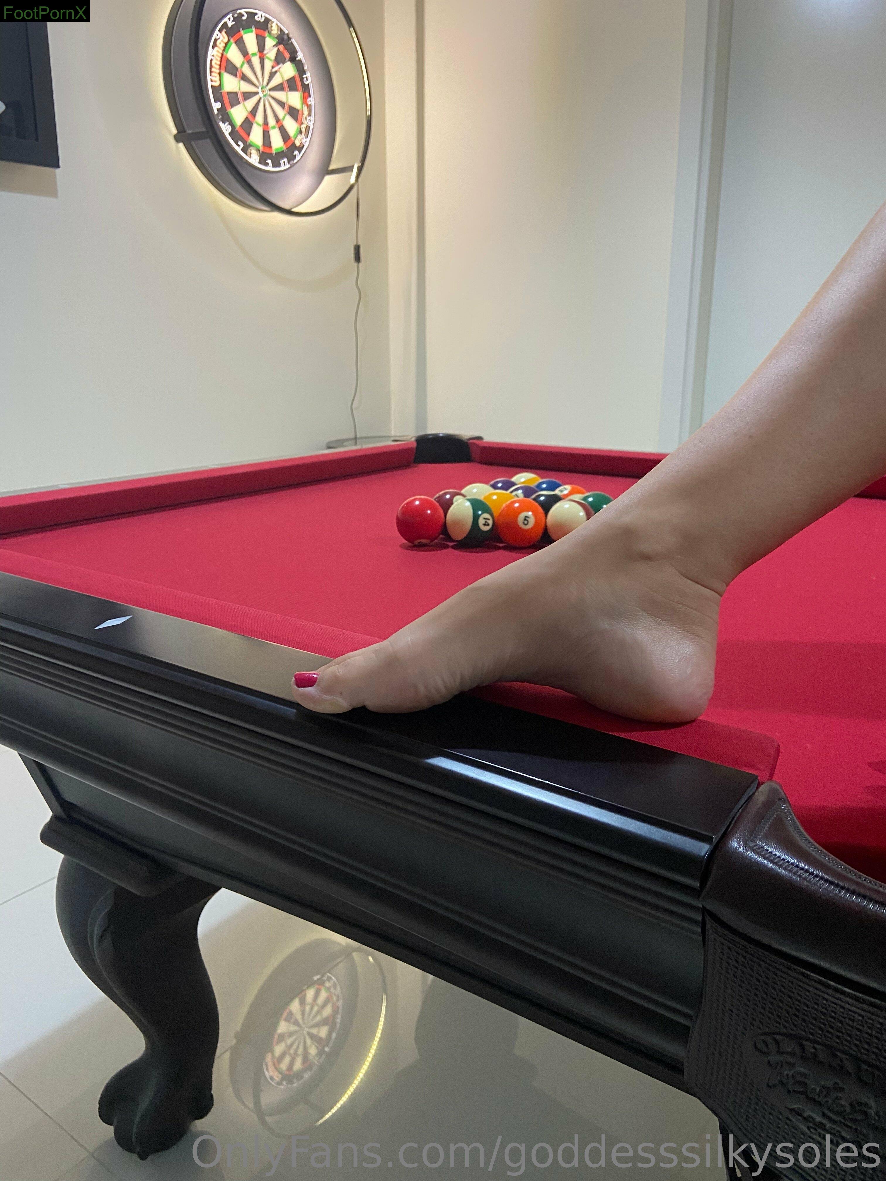 goddesssilkysoles feet photo 2