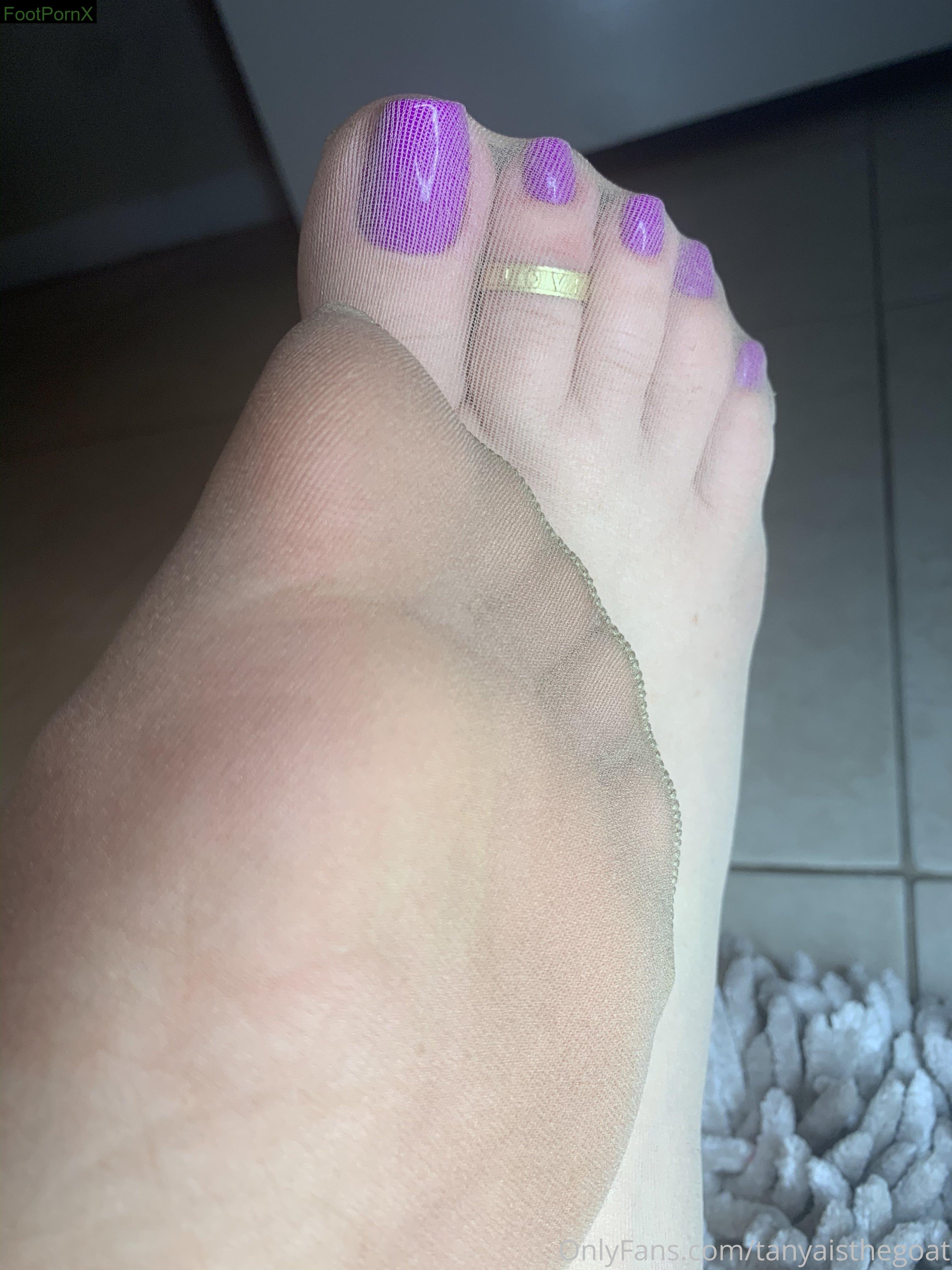 tanyaisthegoat feet photo 10