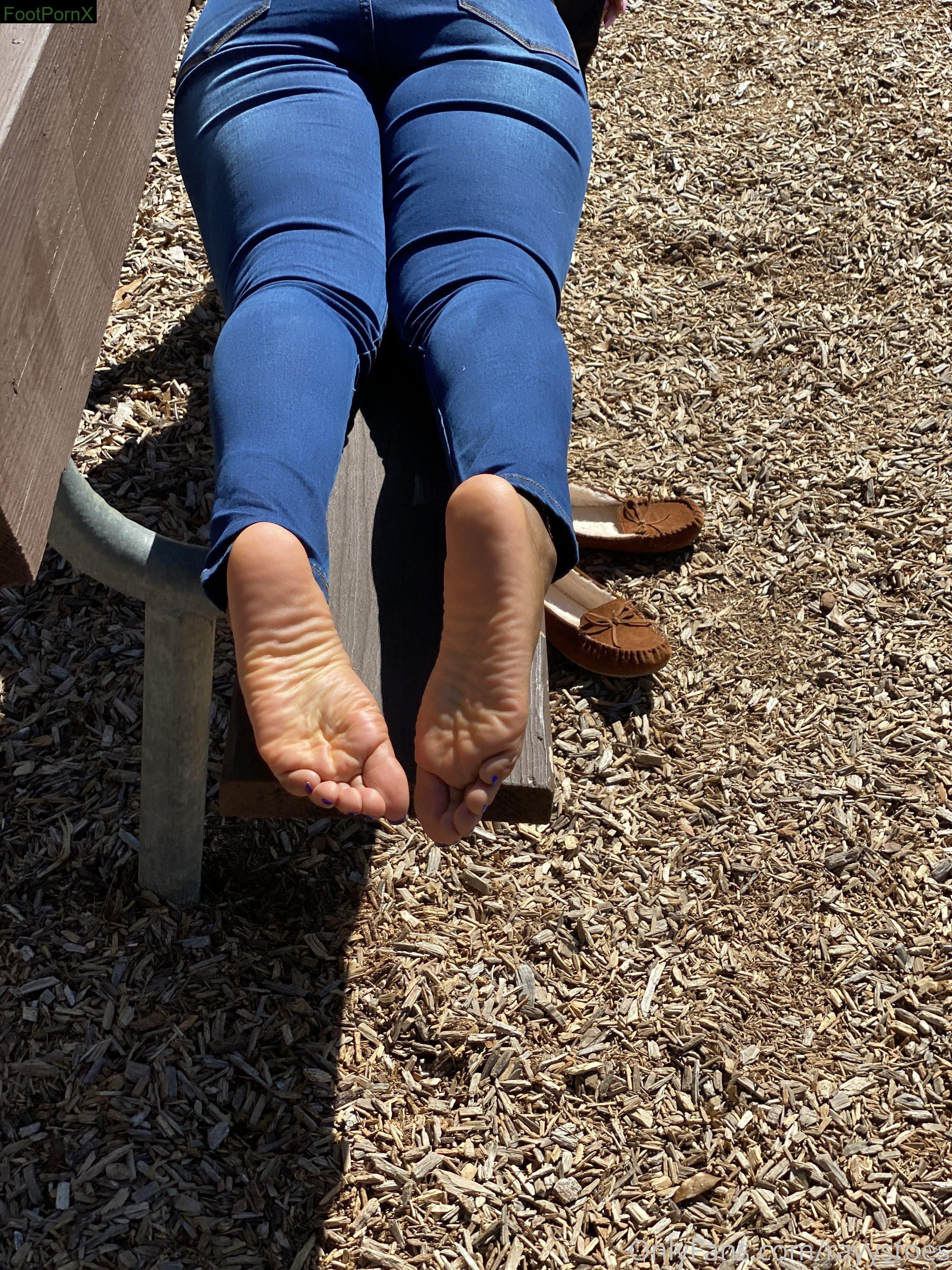 rayystoes feet photo 3