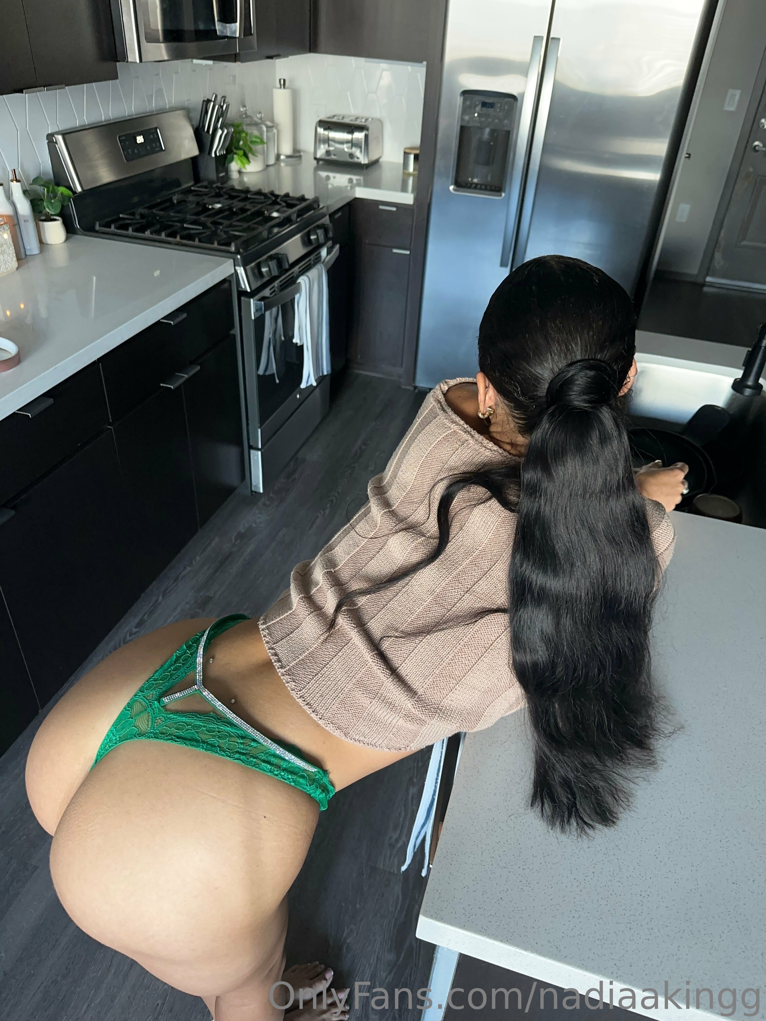 nadiaakingg feet photo 2
