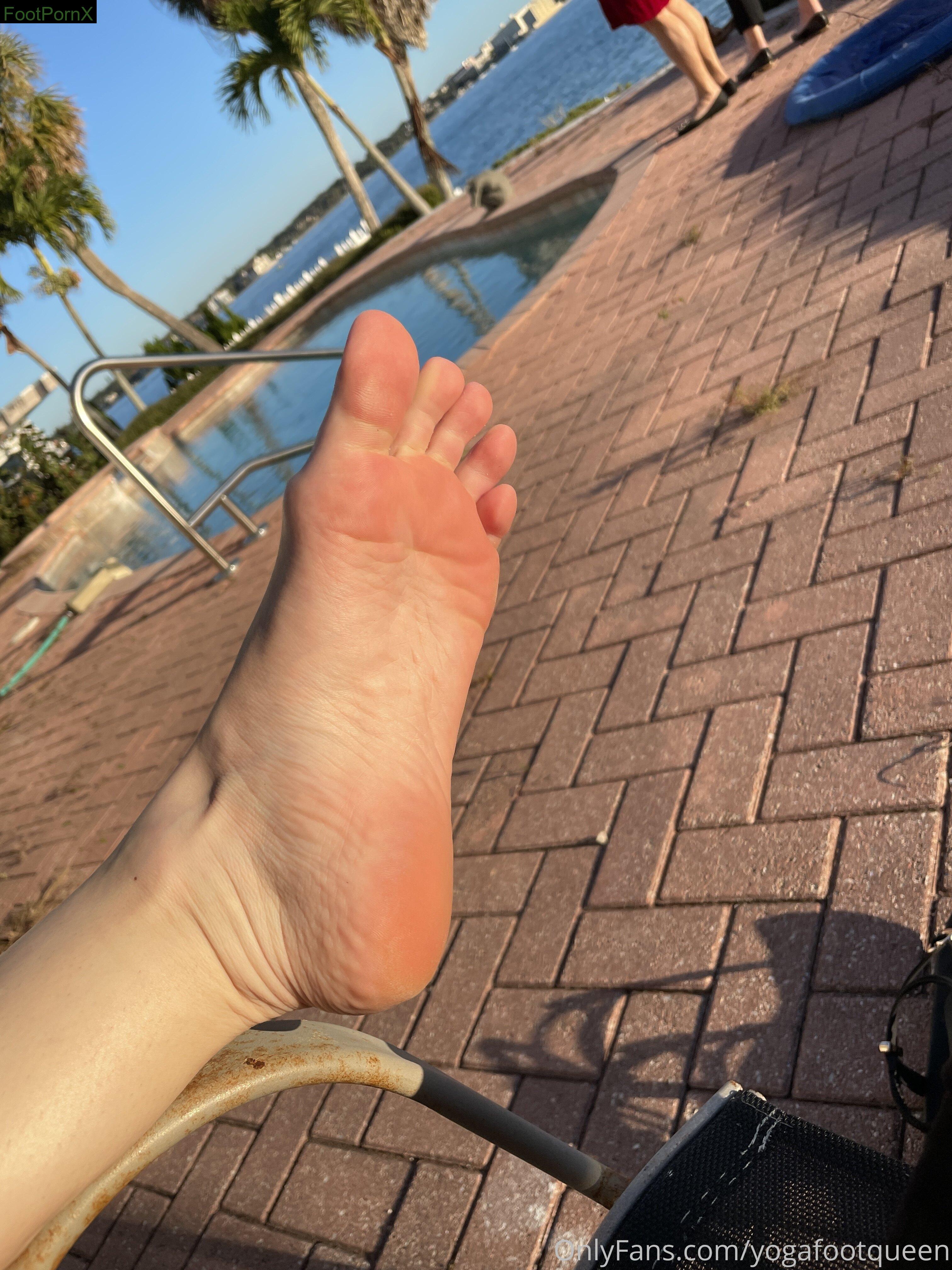 yogafootqueen feet photo 8