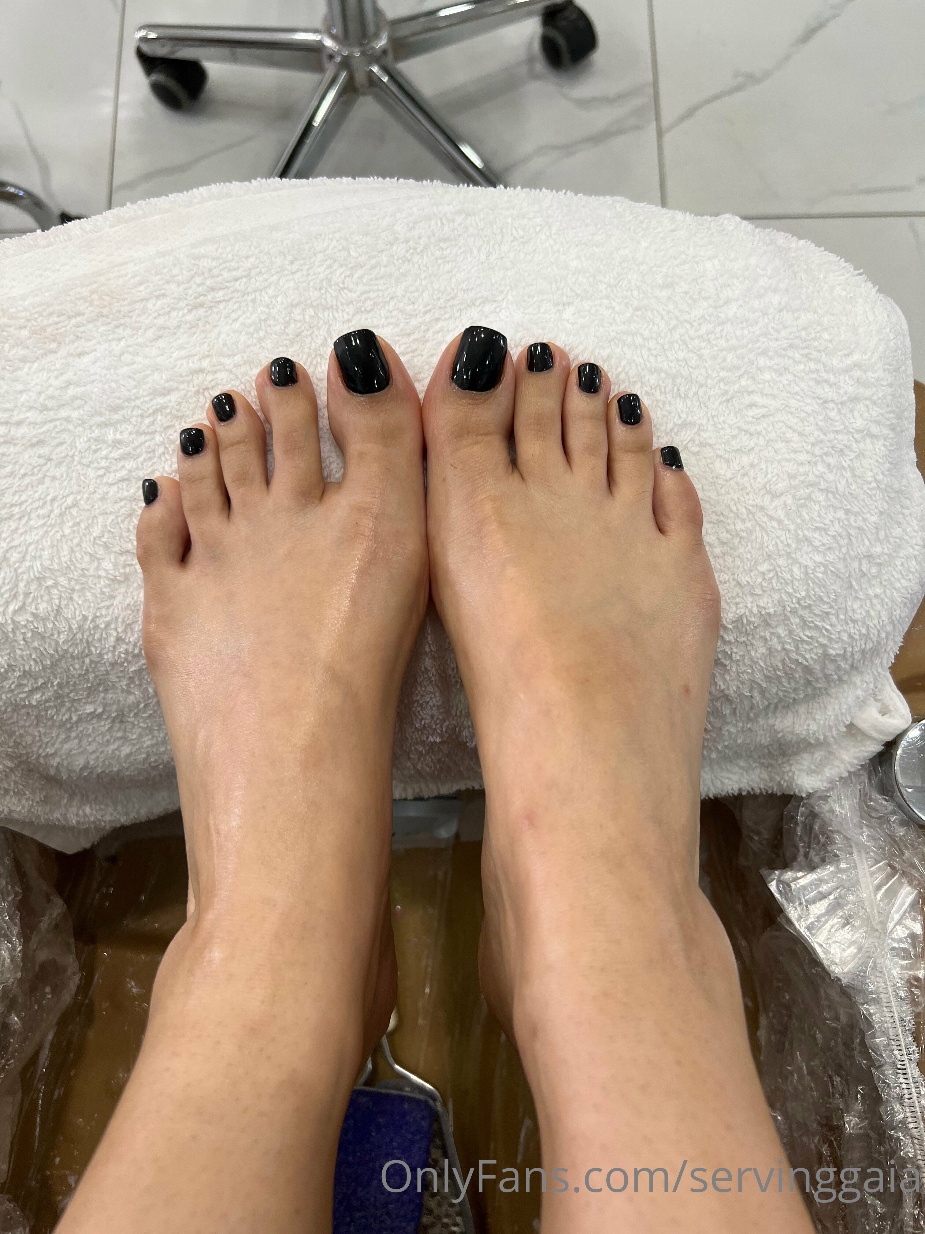 servinggaia feet photo 13