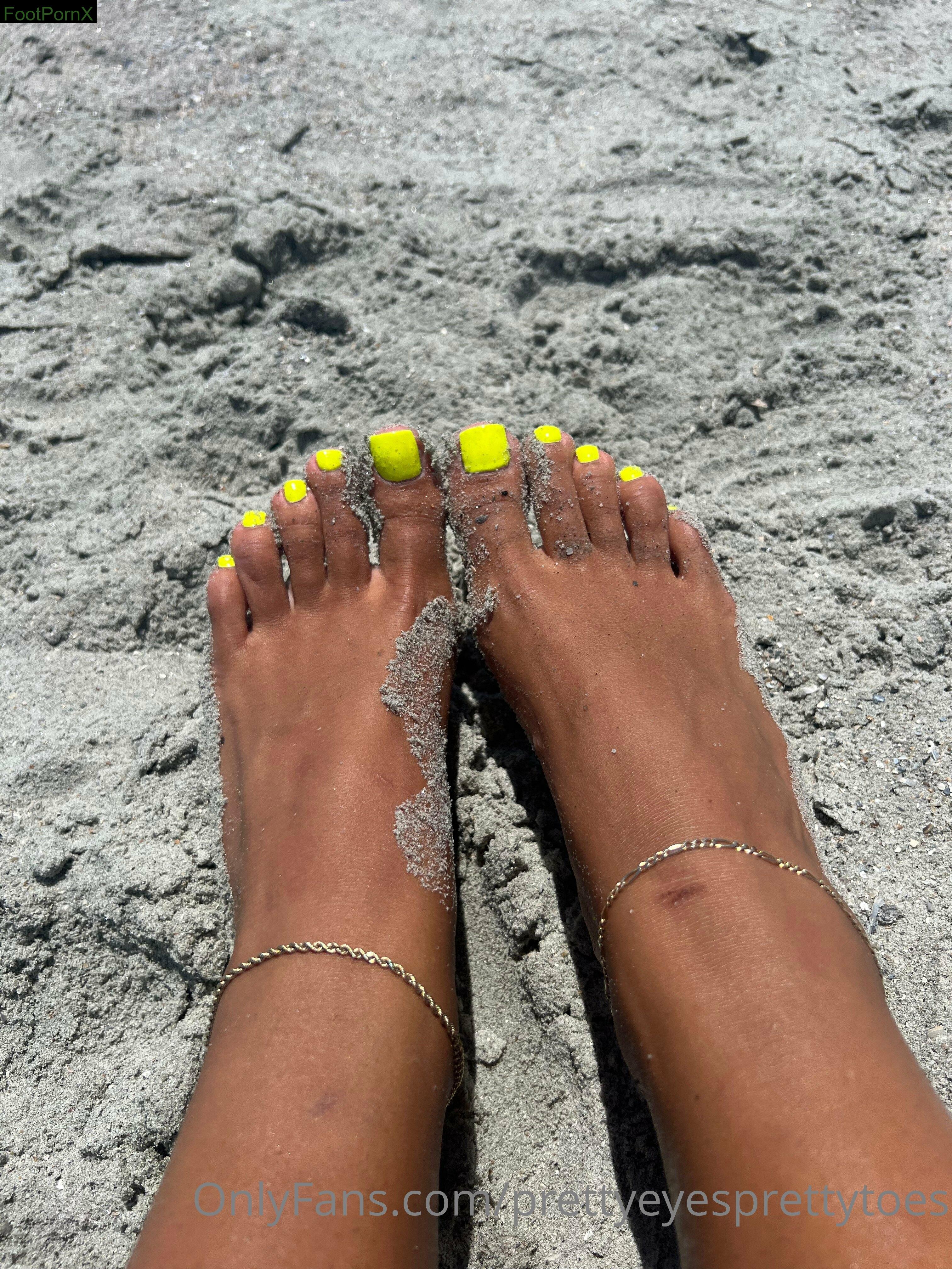 prettyeyesprettytoes feet photo 3