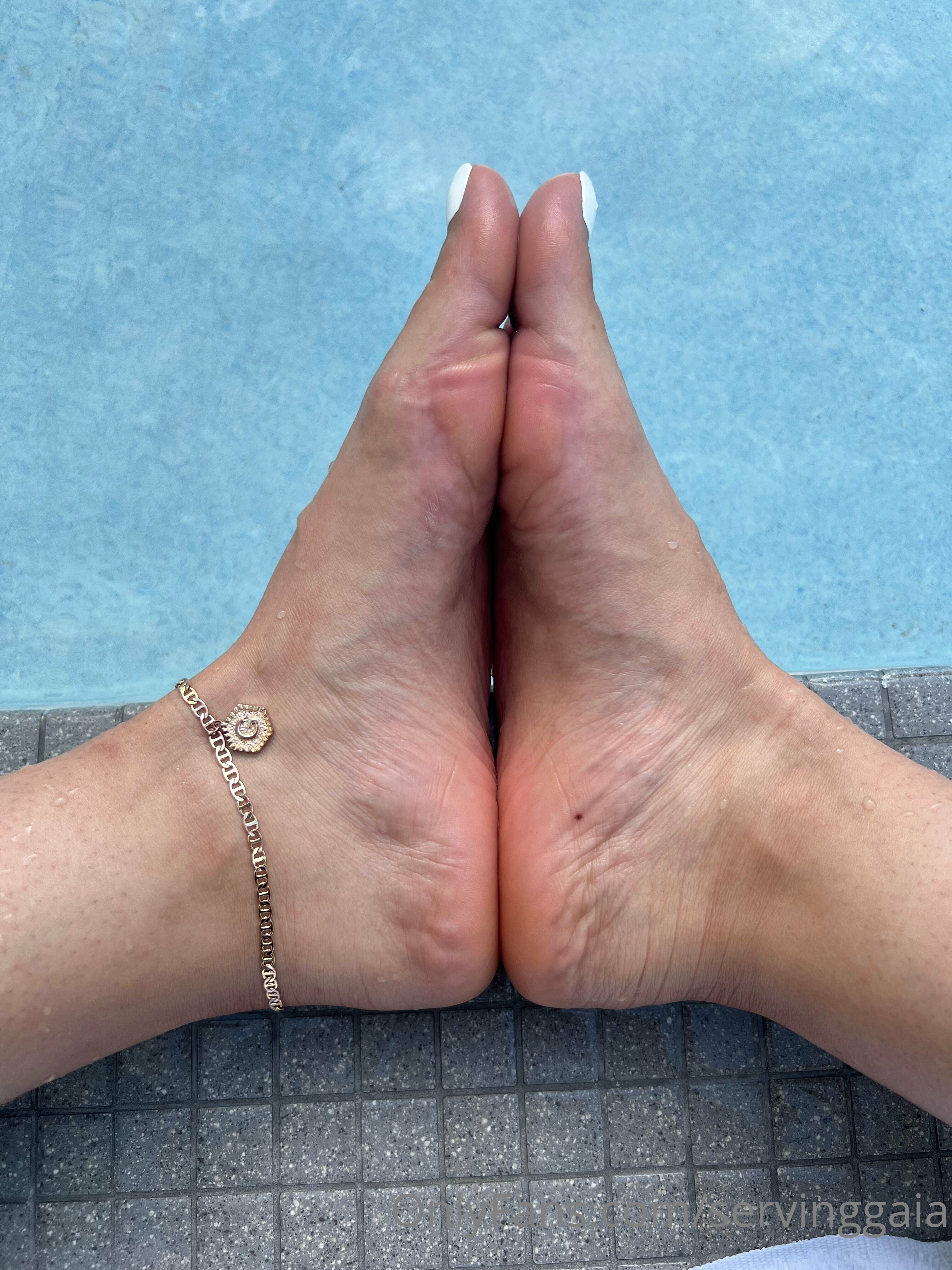 servinggaia feet photo 11