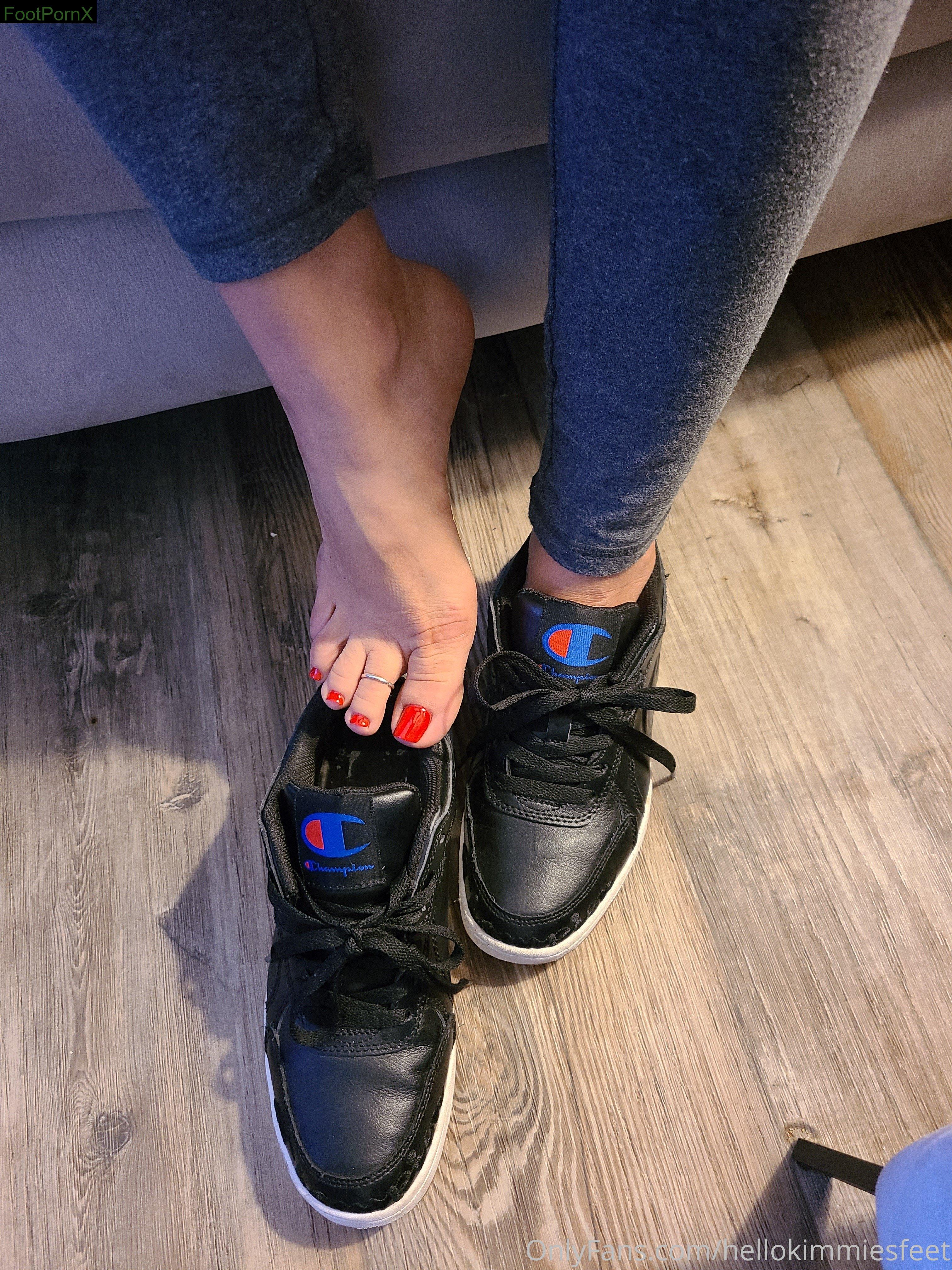 hellokimmiesfeet feet photo 3