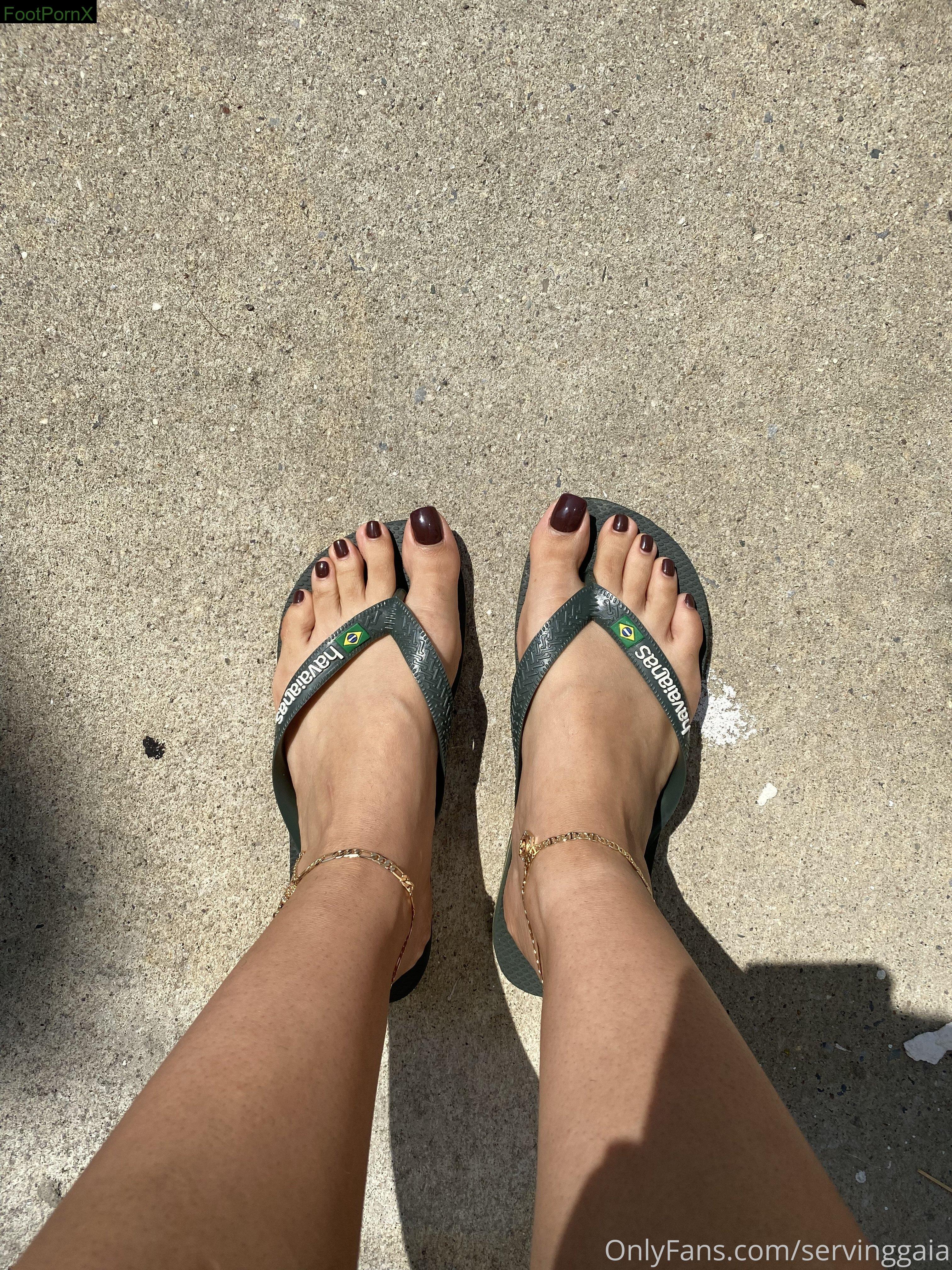 servinggaia feet photo 4