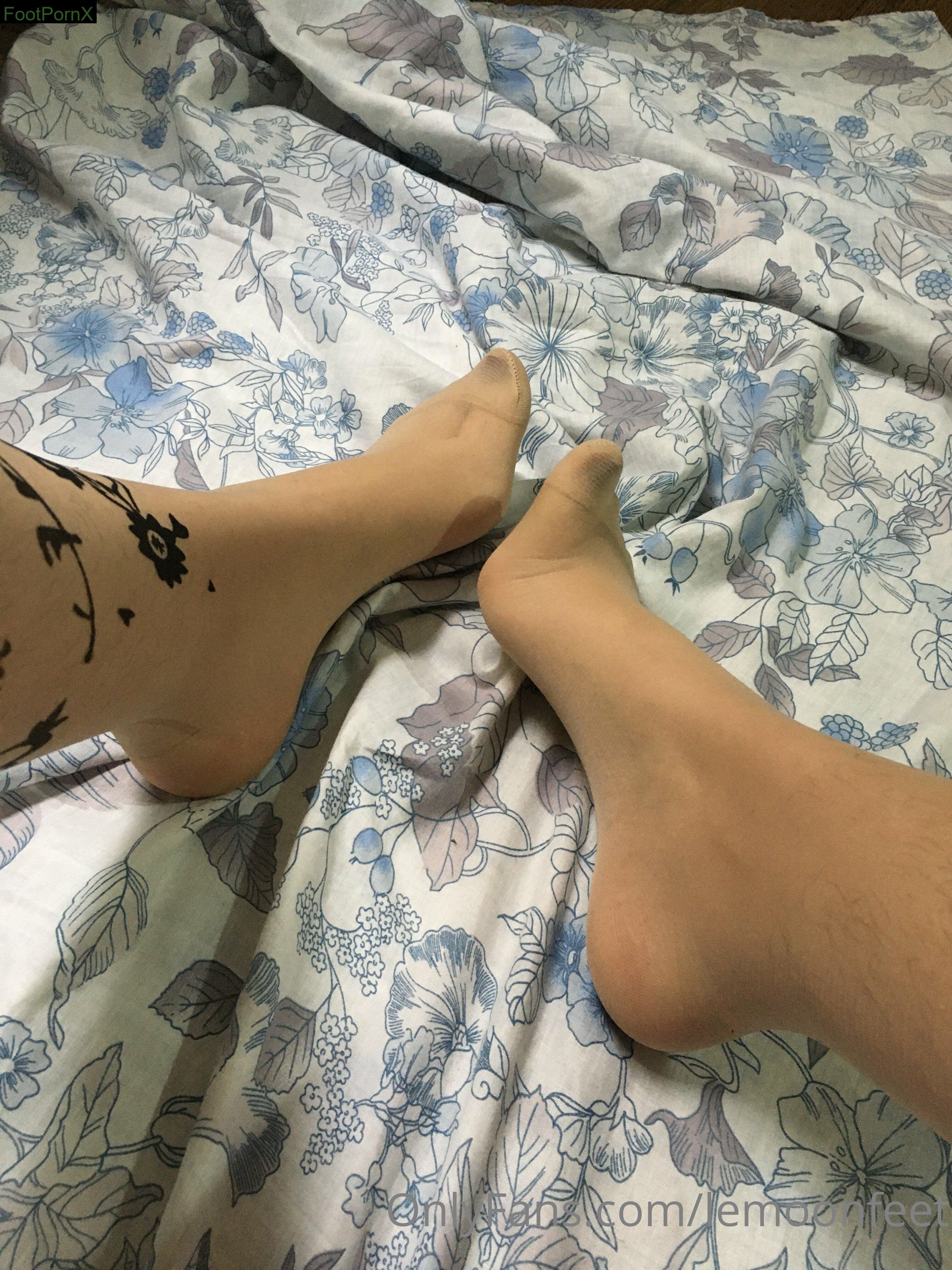 lemoonfeet feet photo 20