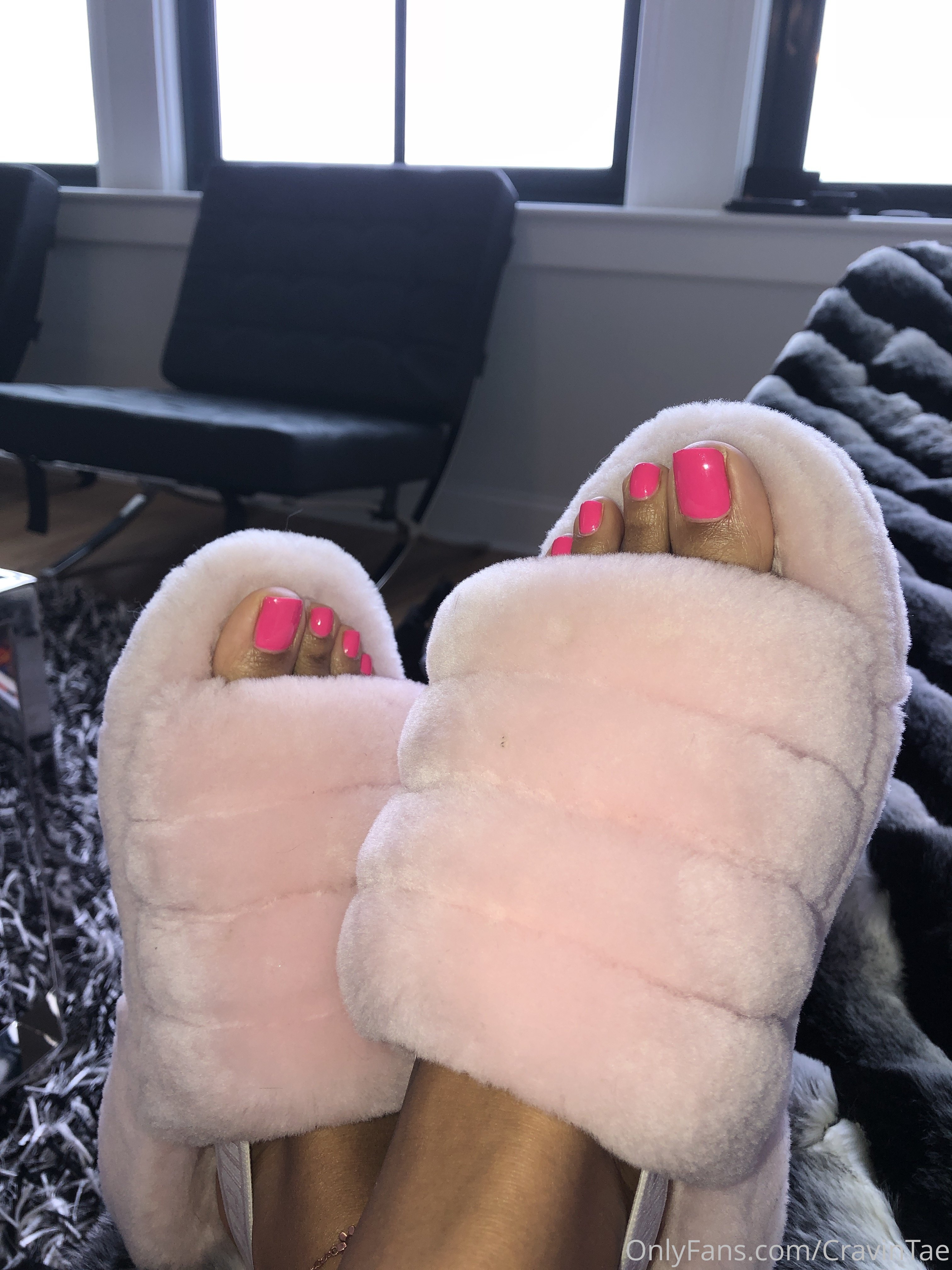 cravintae feet photo 8