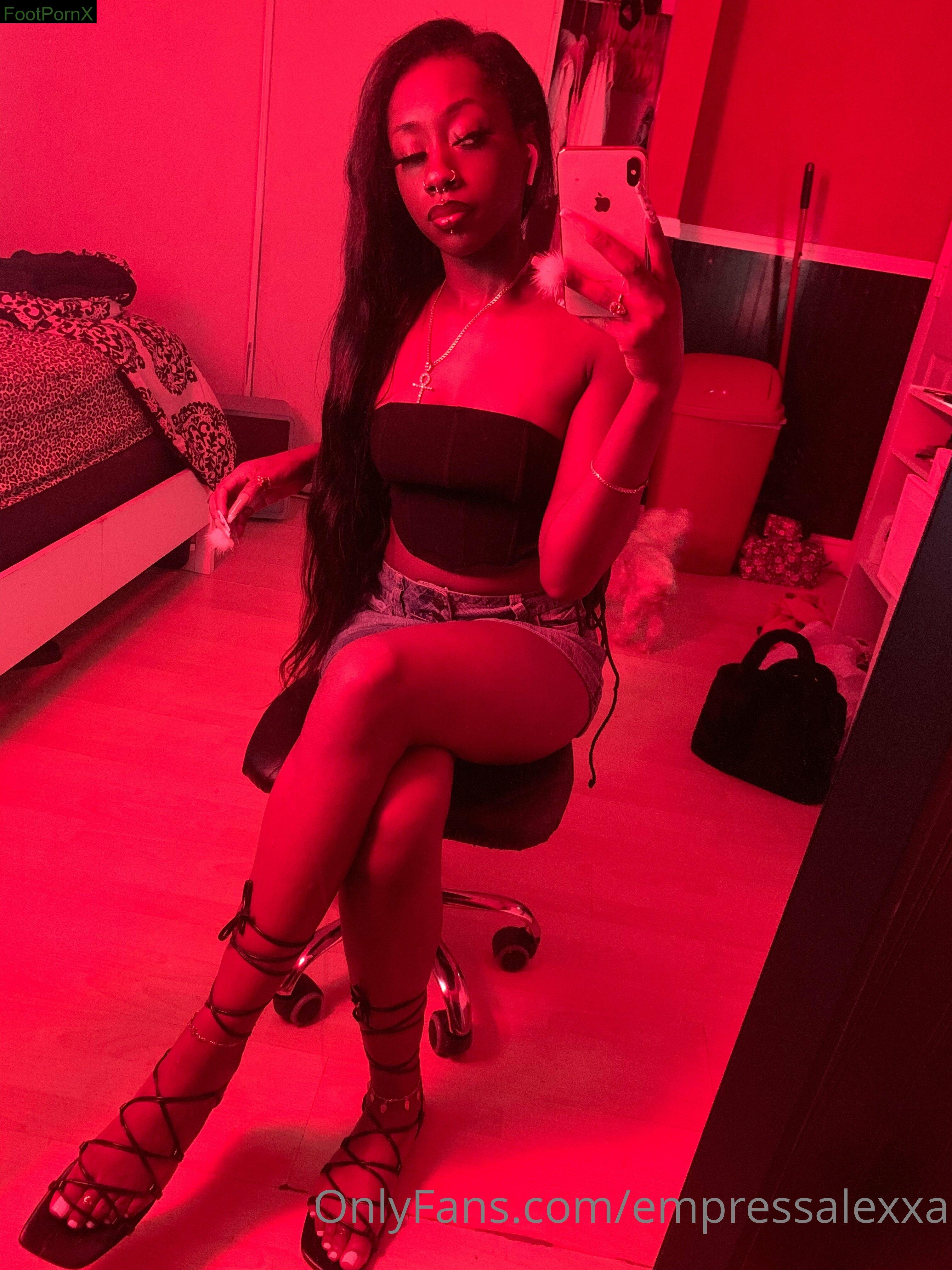 empressalexxa feet photo 21