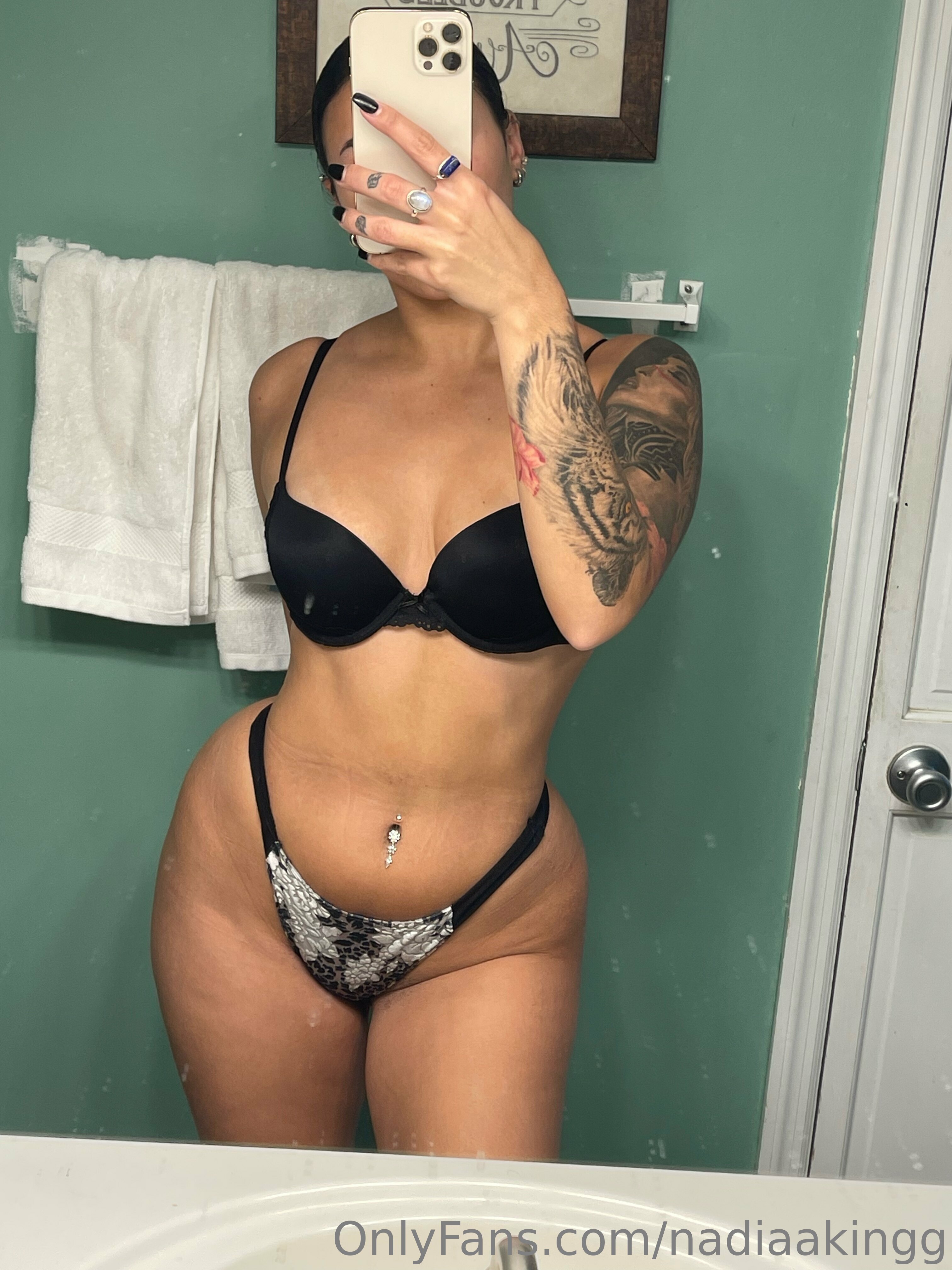 nadiaakingg feet photo 24