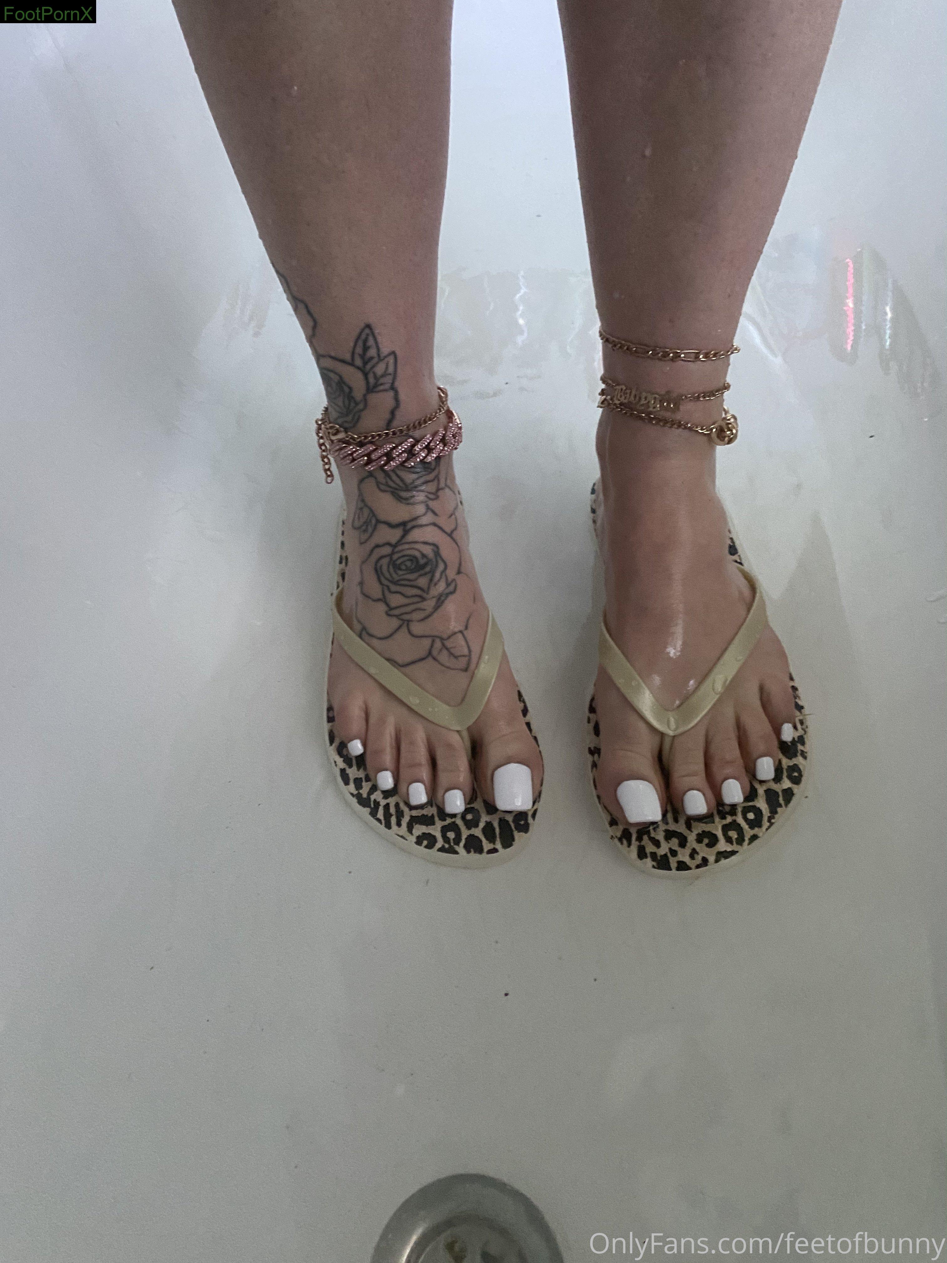 feetofbunny feet photo 1