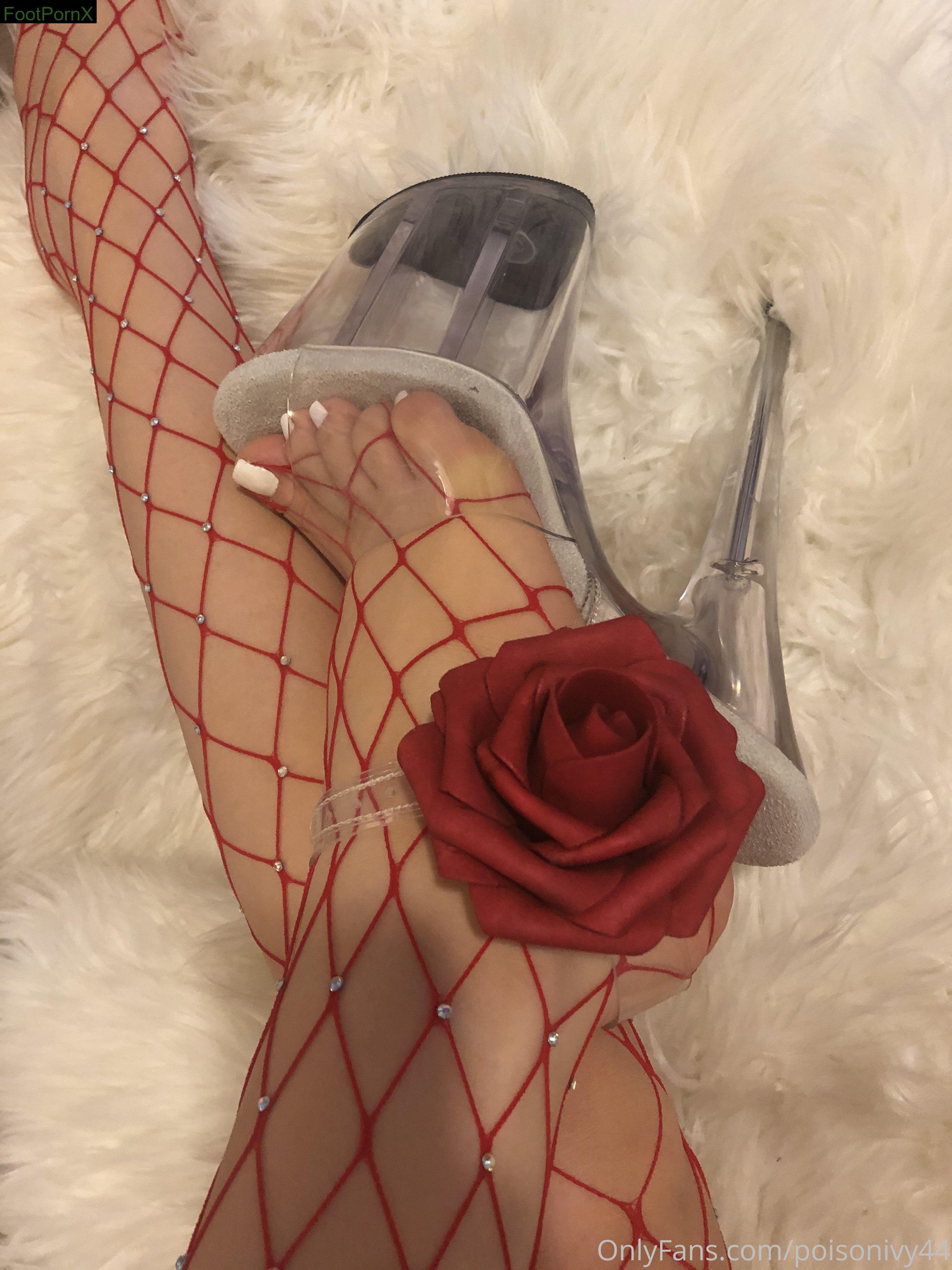 poisonivy44 feet photo 19