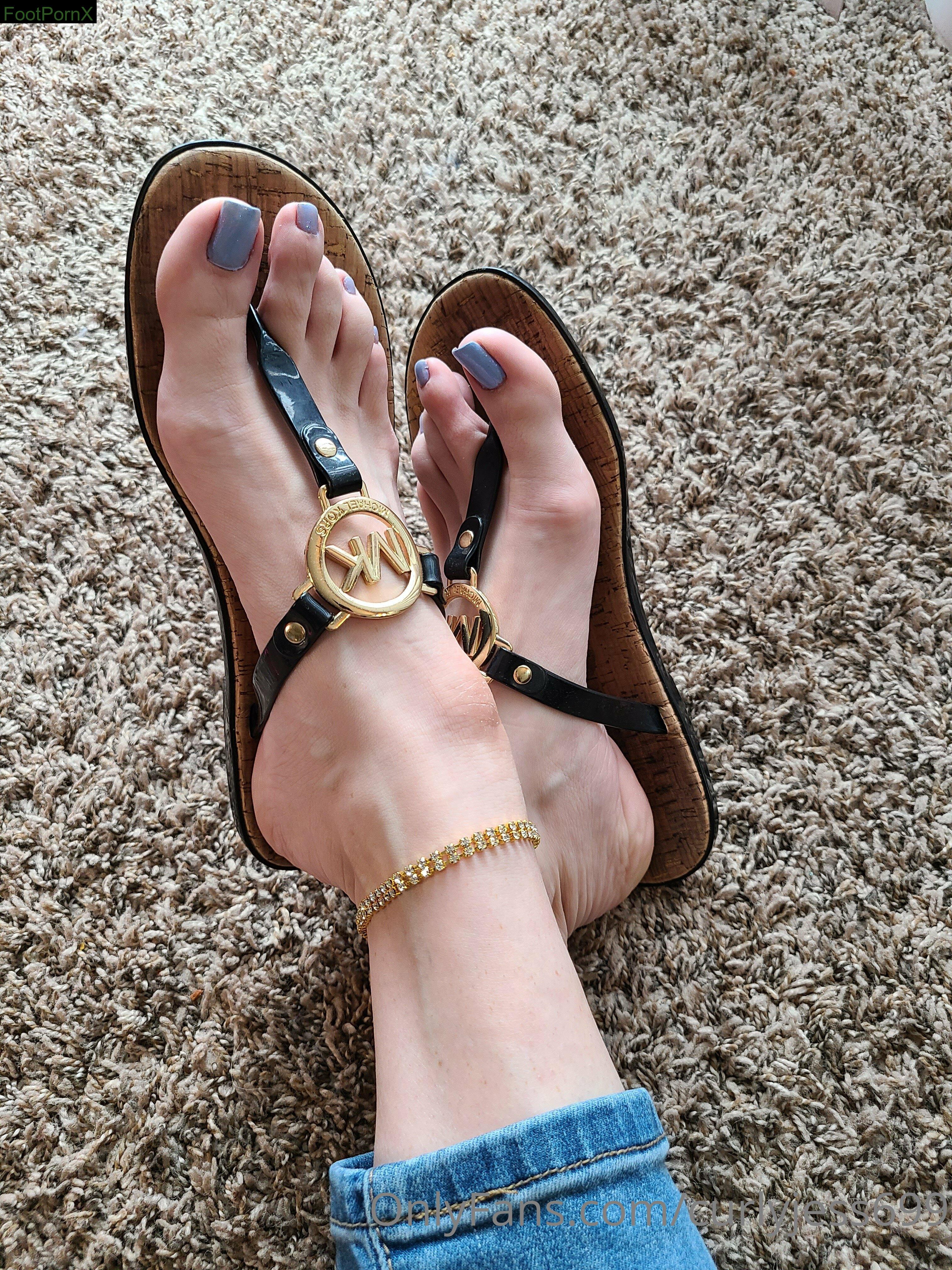 curlyjess699 feet photo 3