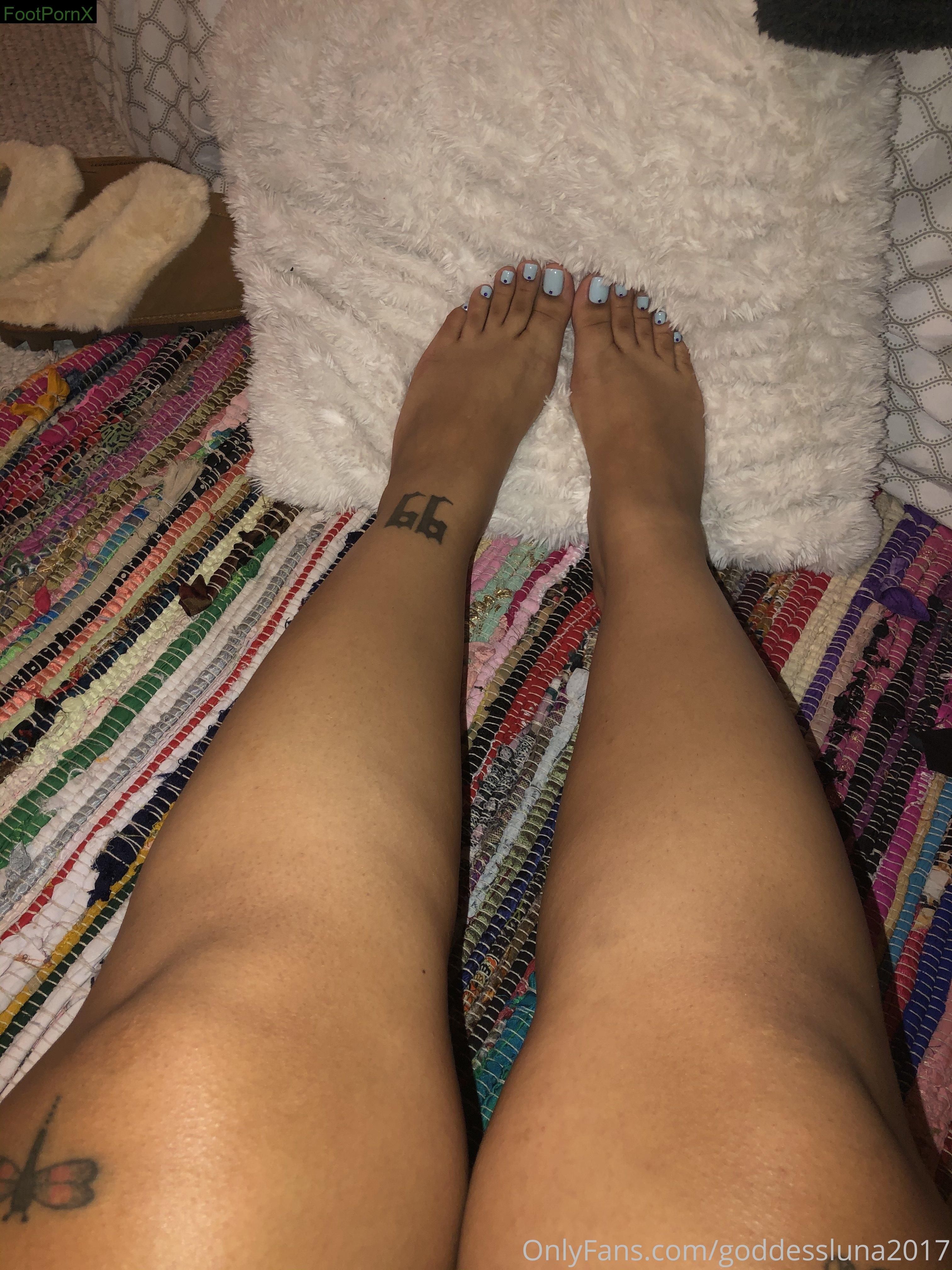 goddessluna2017 feet photo 4