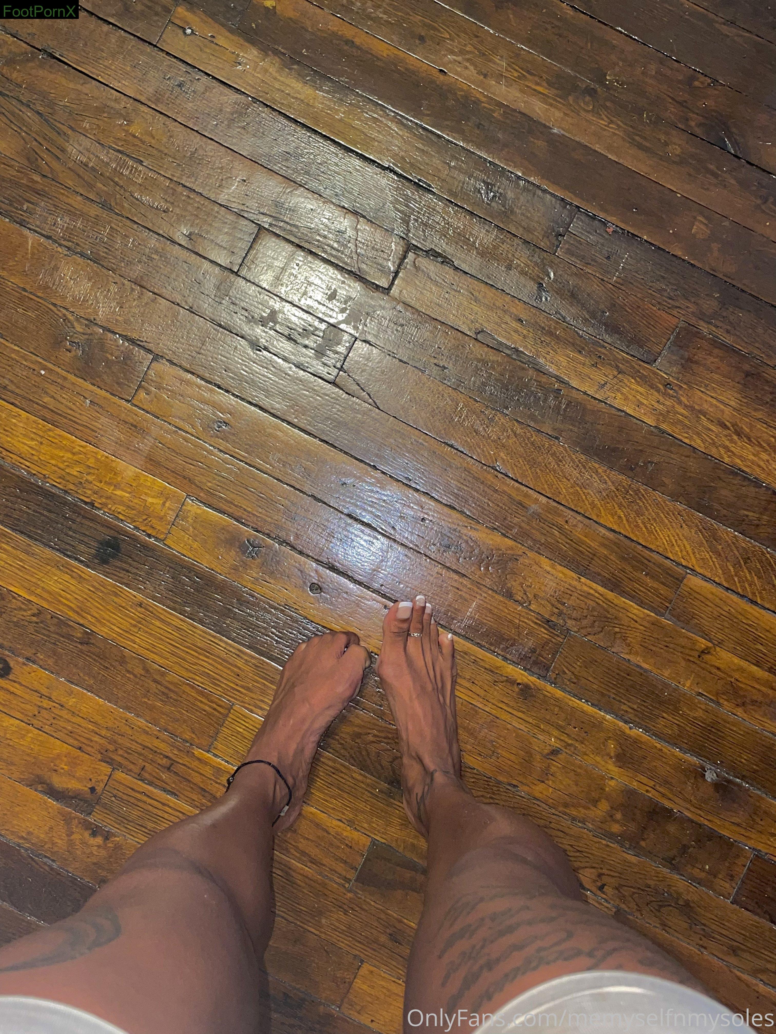 memyselfnmysoles feet photo 3