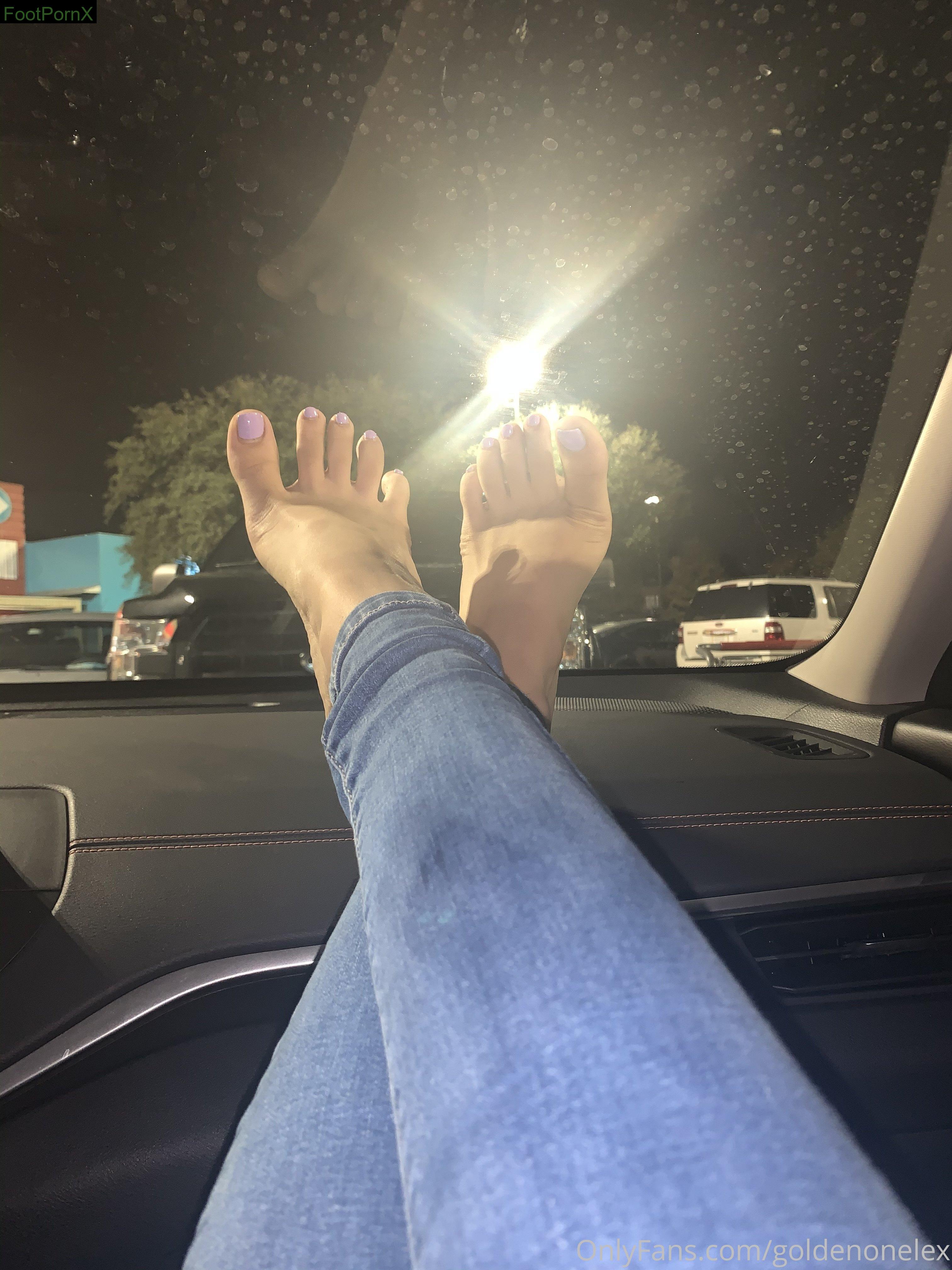 goldenonelex feet photo 8