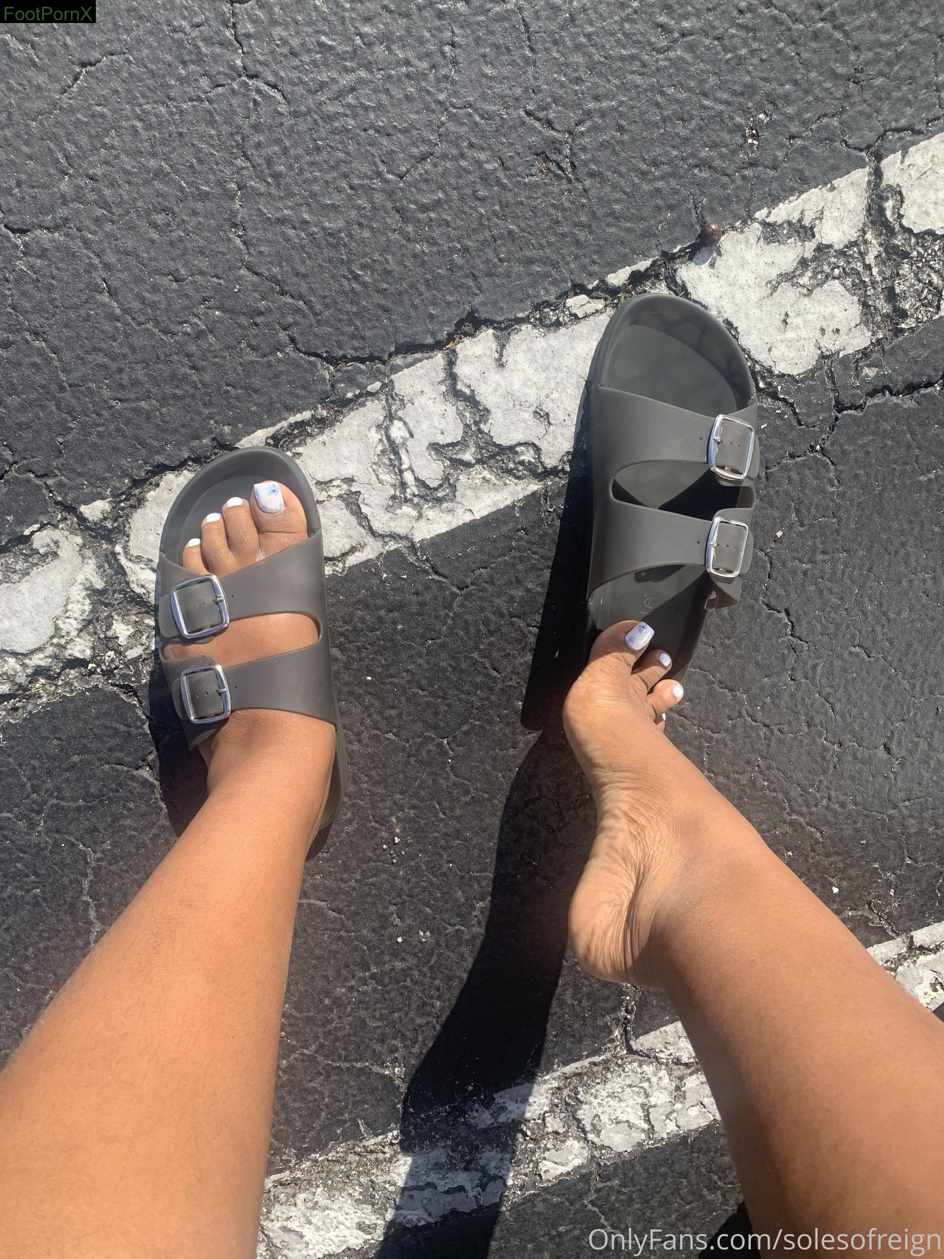 thagoddessreignn feet photo 19