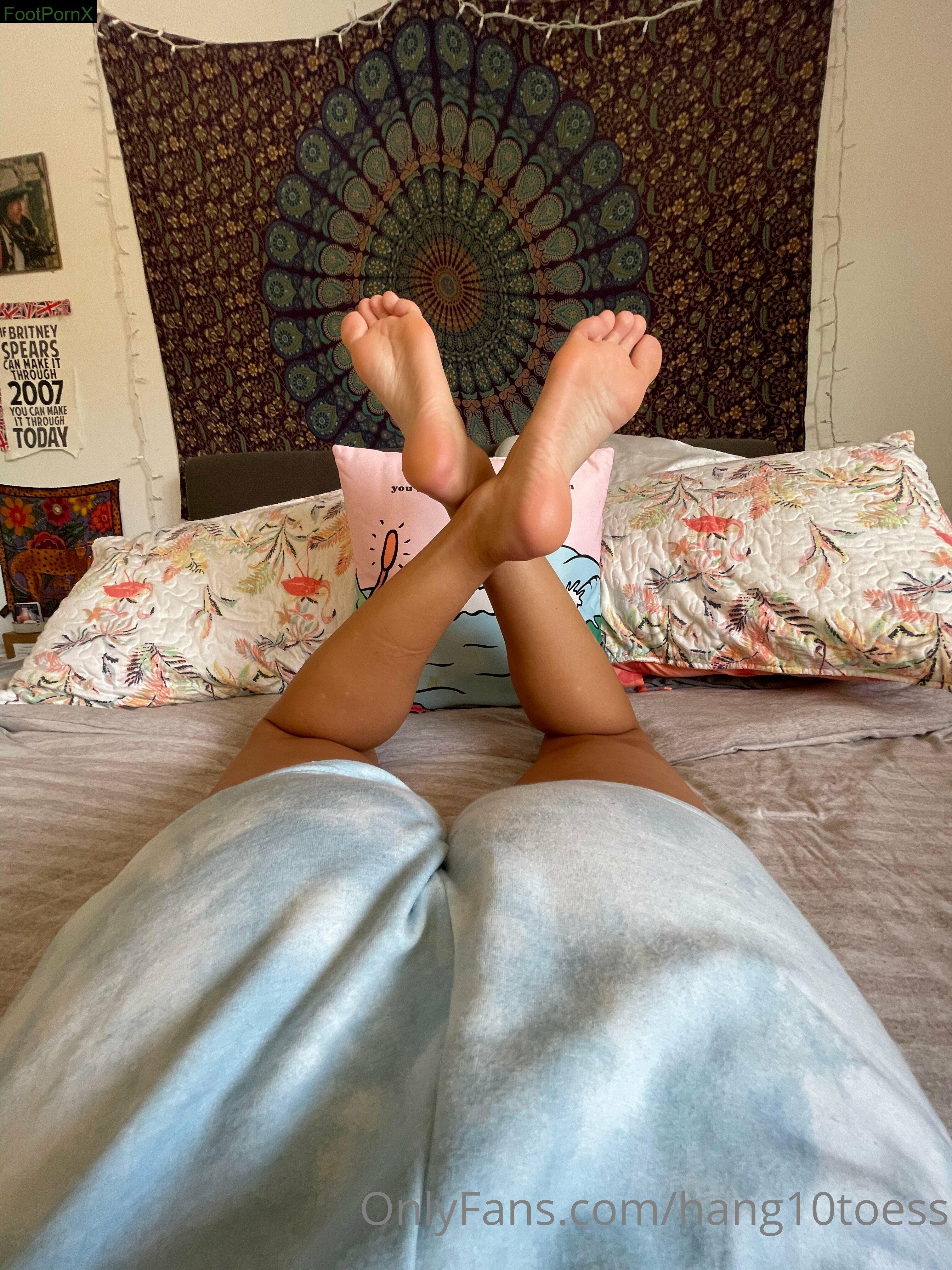 hang10toess feet photo 5