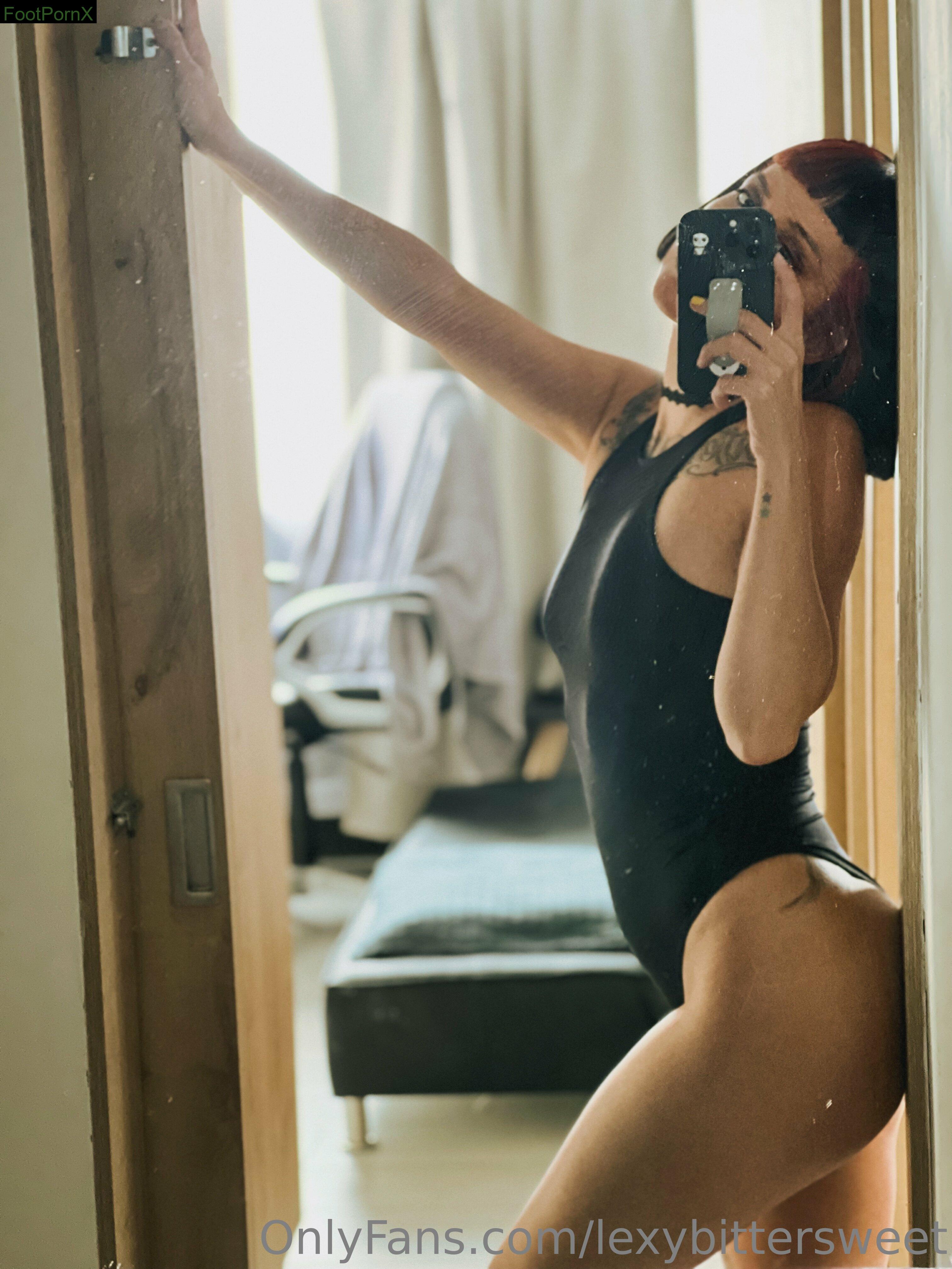 lexybittersweet feet photo 8