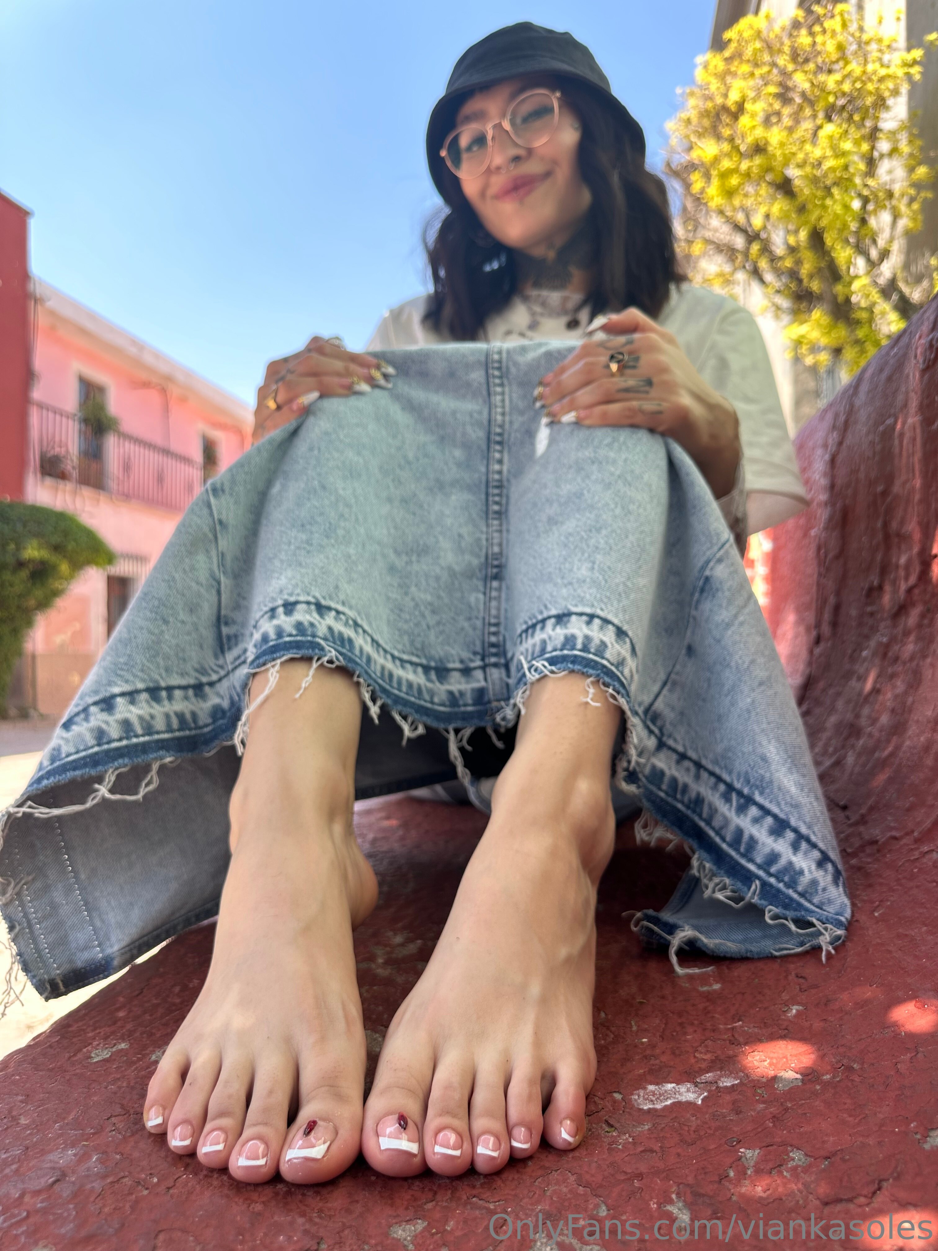 viankasoles feet photo 1