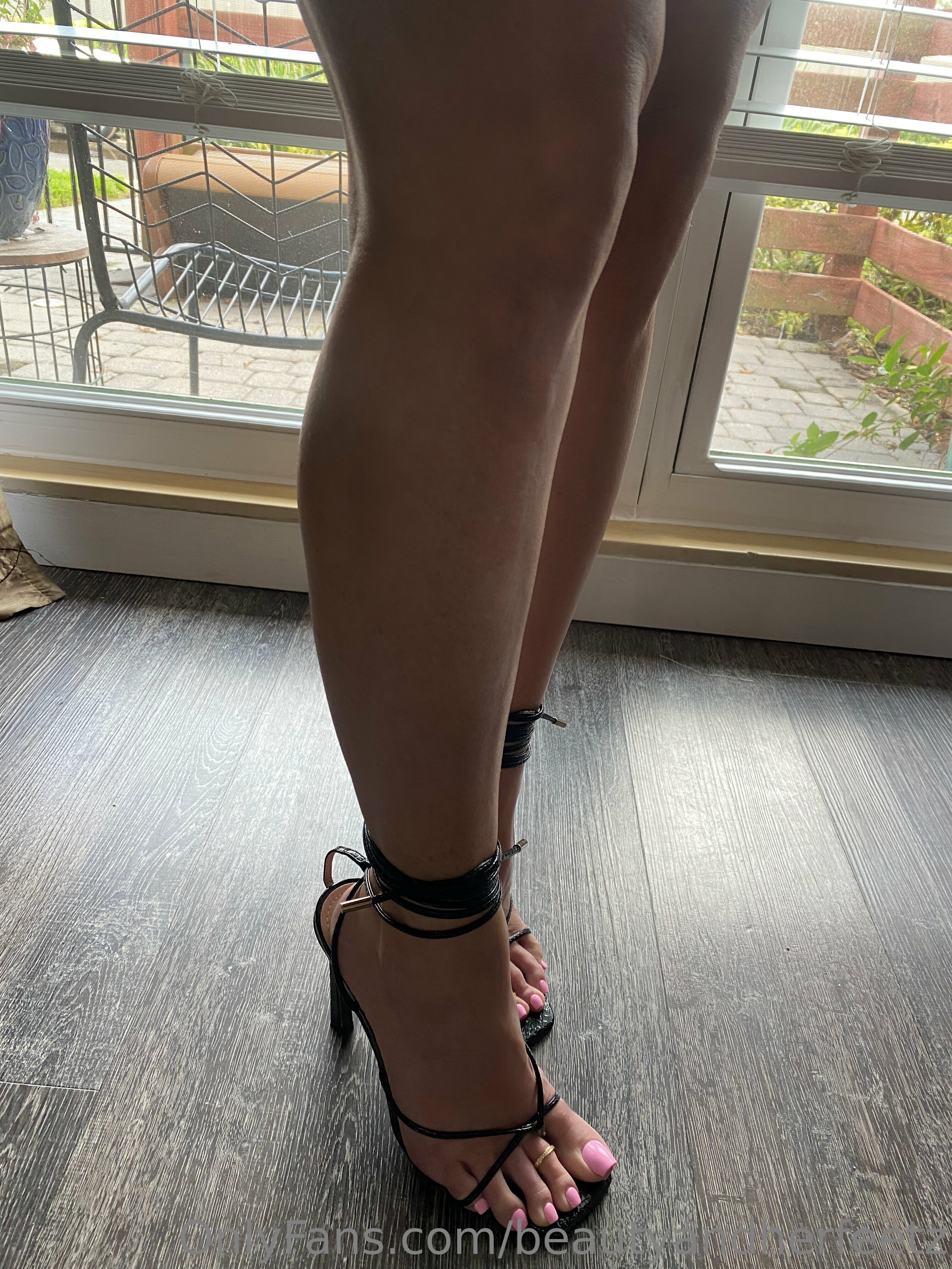 beautyandherfeetz feet photo 8