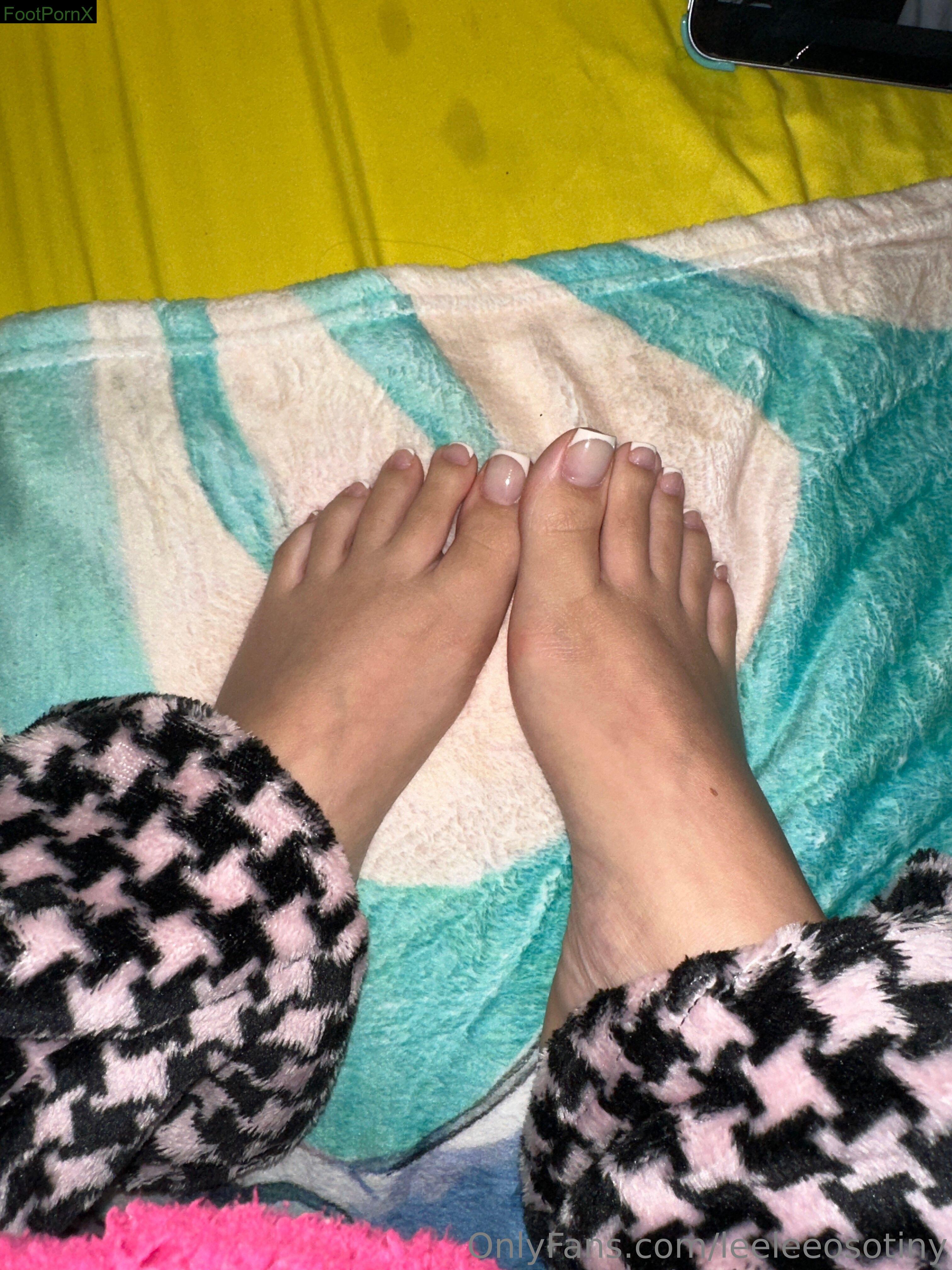 leeleeosotiny feet photo 14