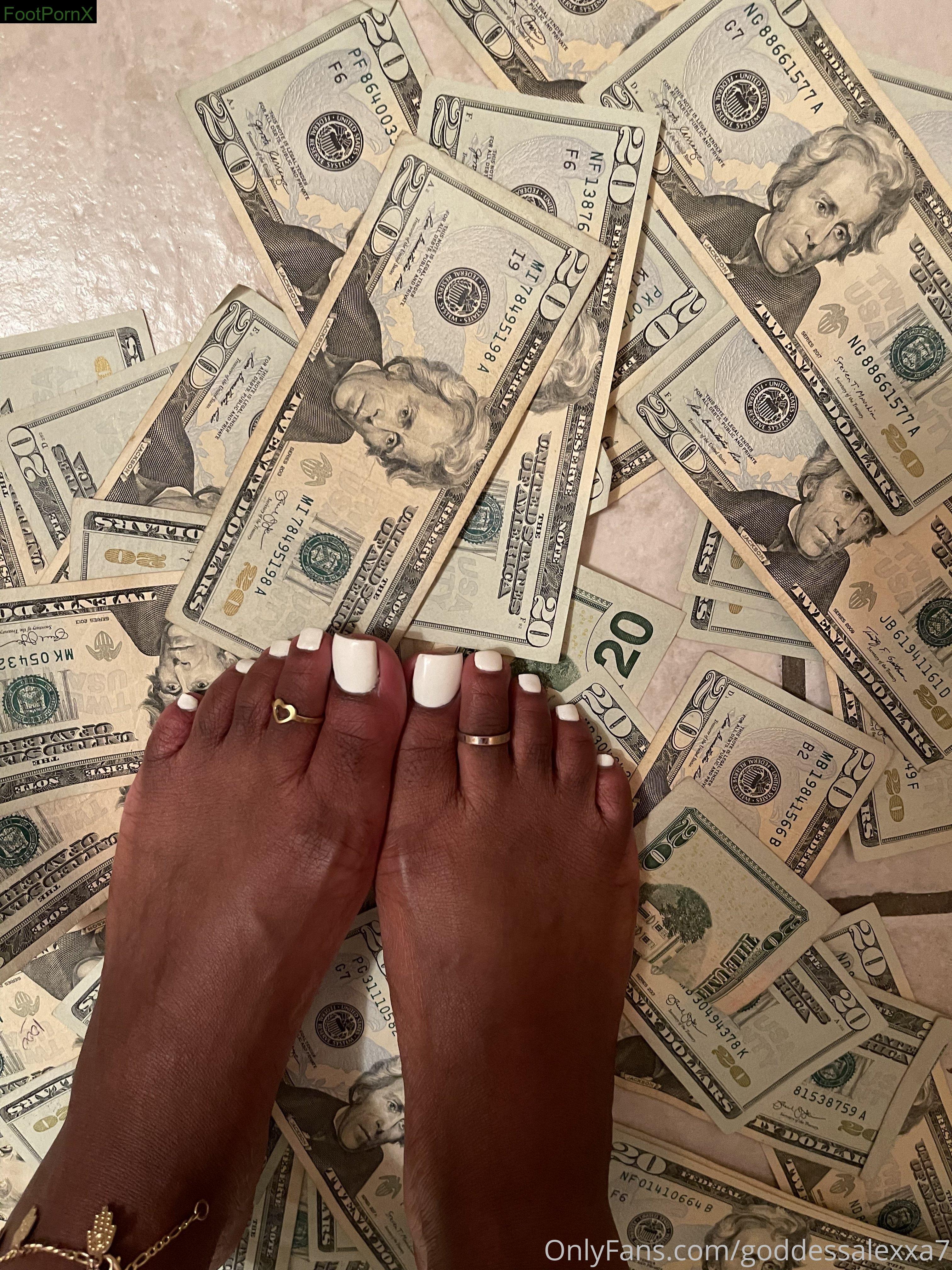 empressalexxa feet photo 12