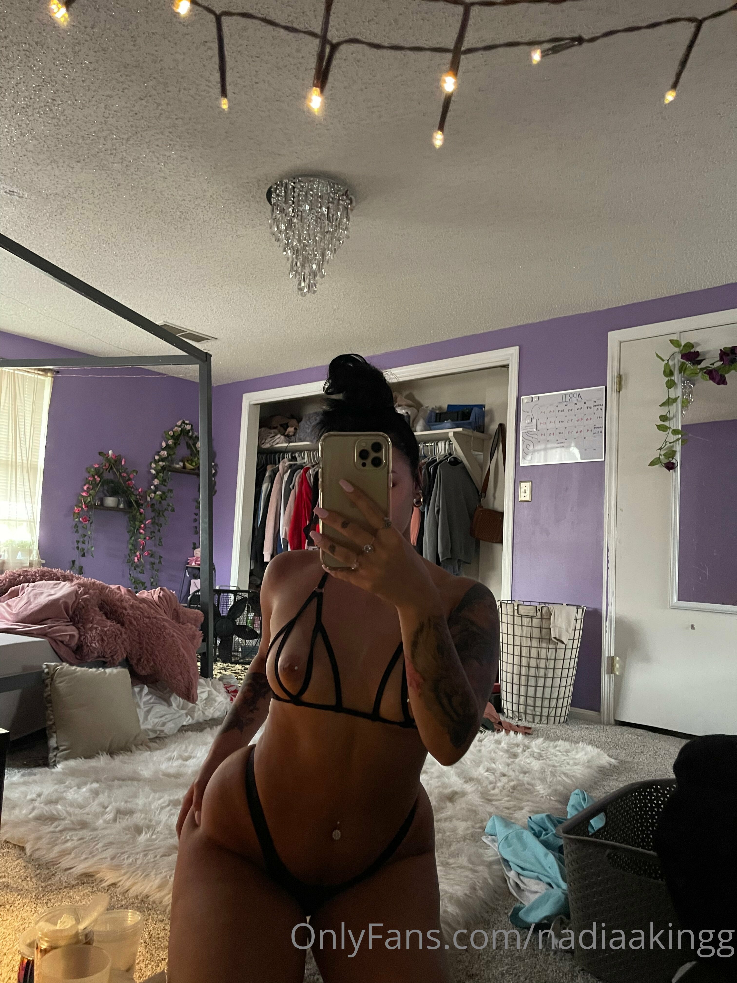 nadiaakingg feet photo 9