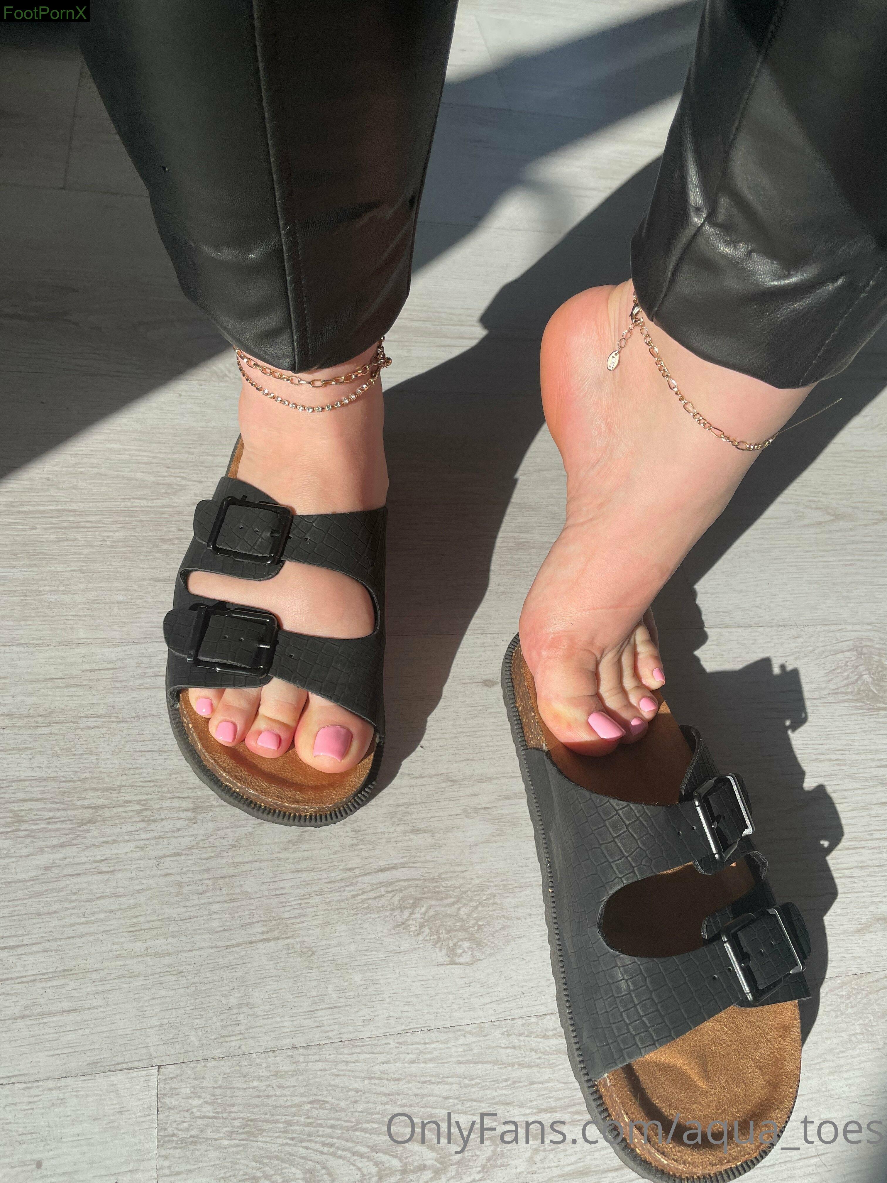 aqua_toes feet photo 15