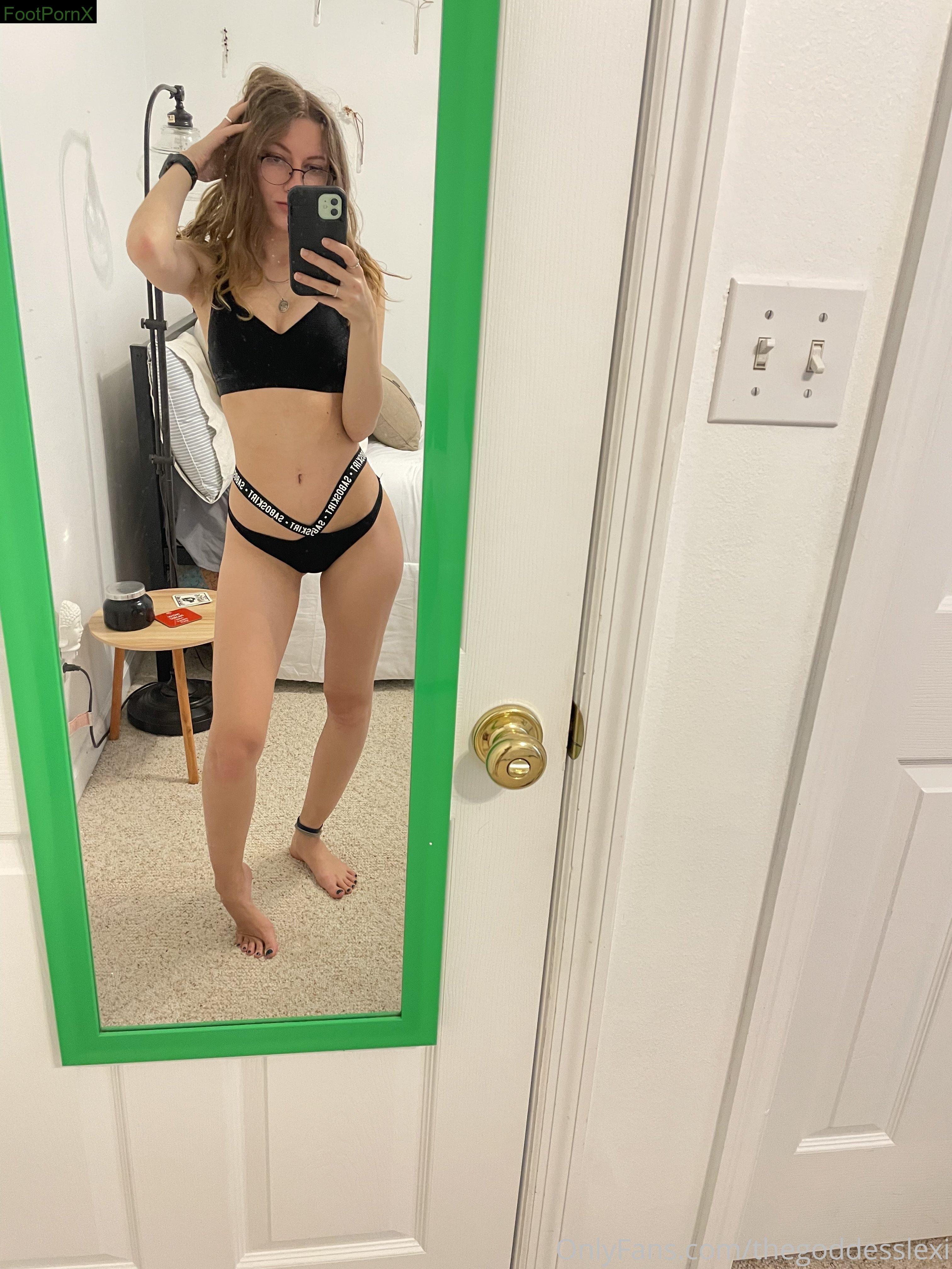 thegoddesslexi feet photo 14