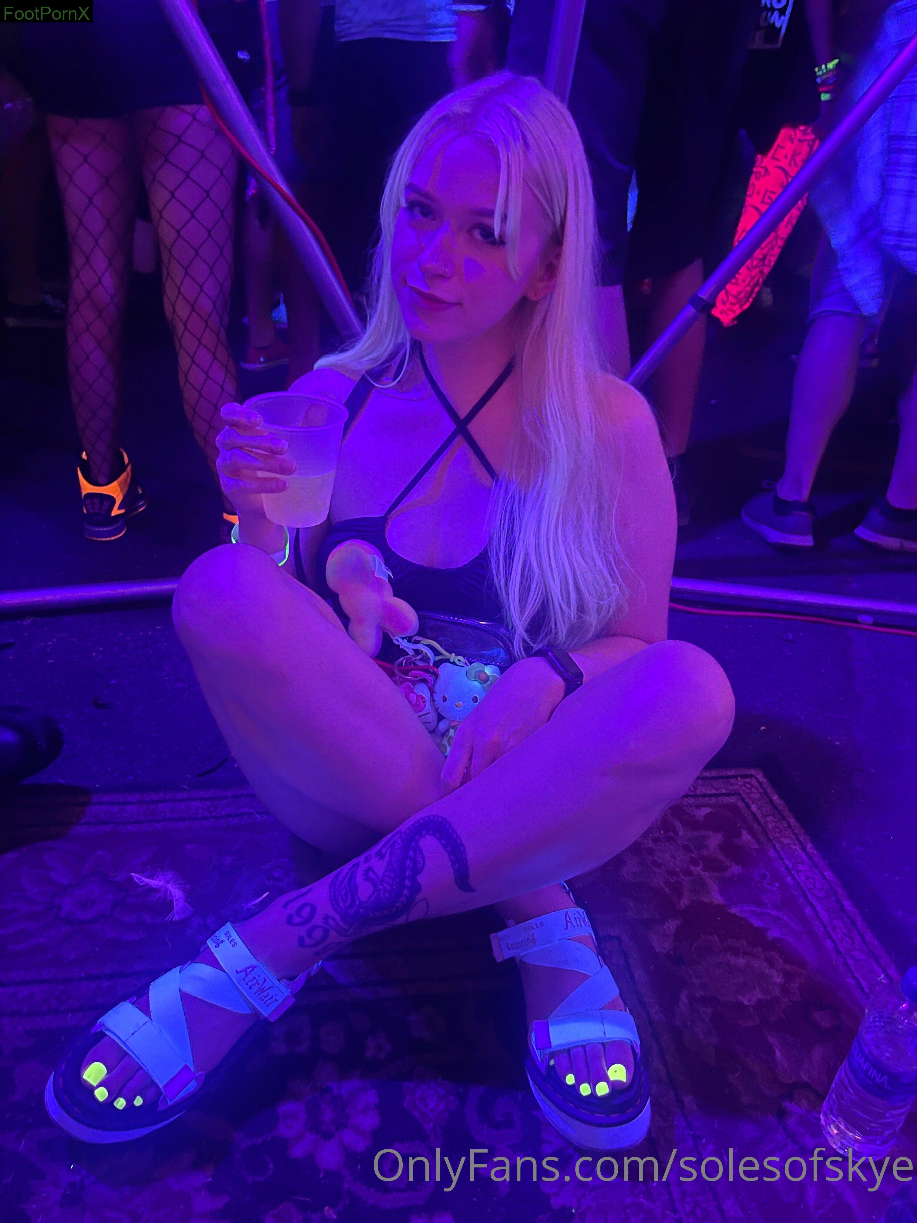 solesofskye feet photo 18