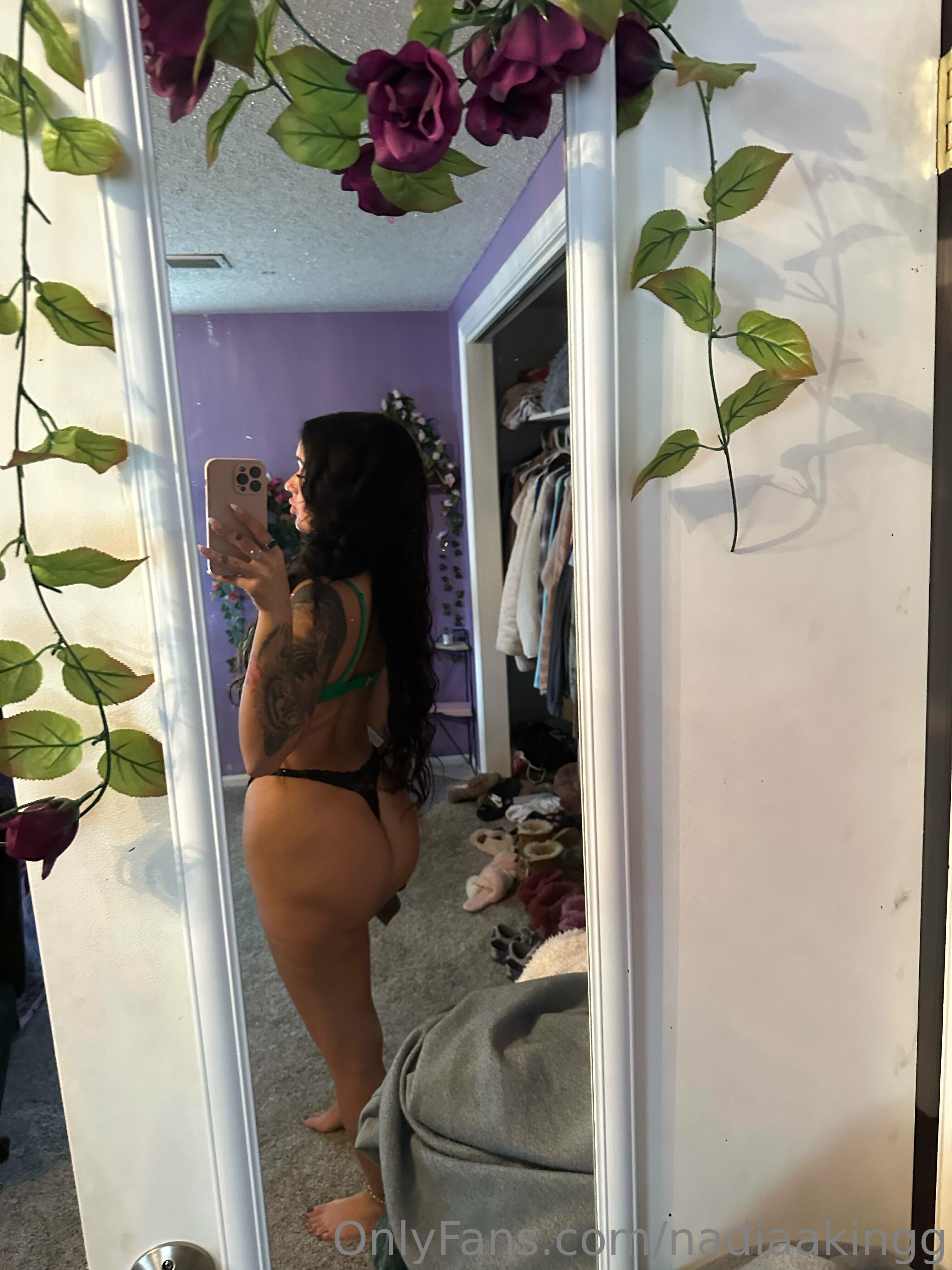 nadiaakingg feet photo 11