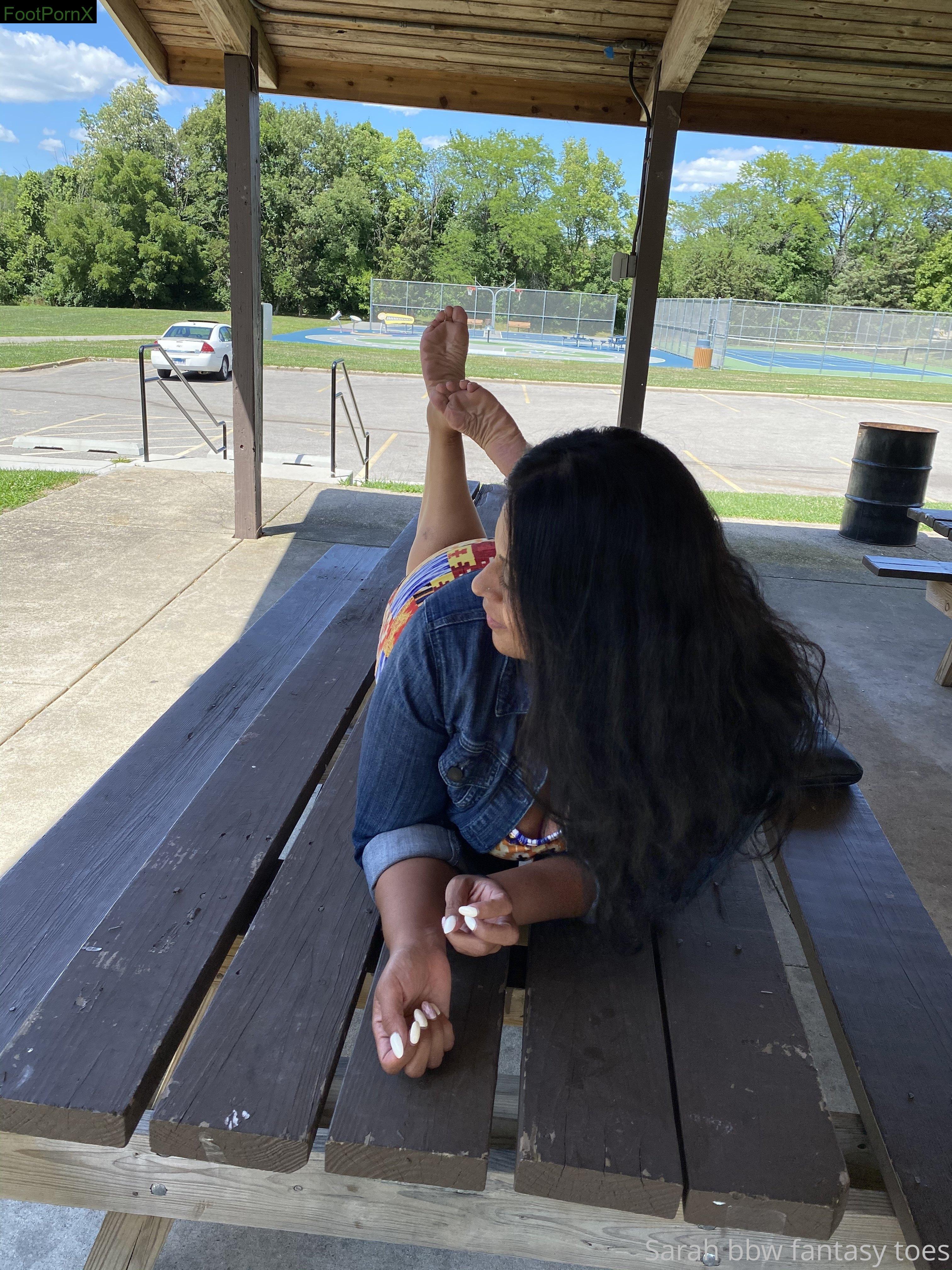 comefollowsarah feet photo 3