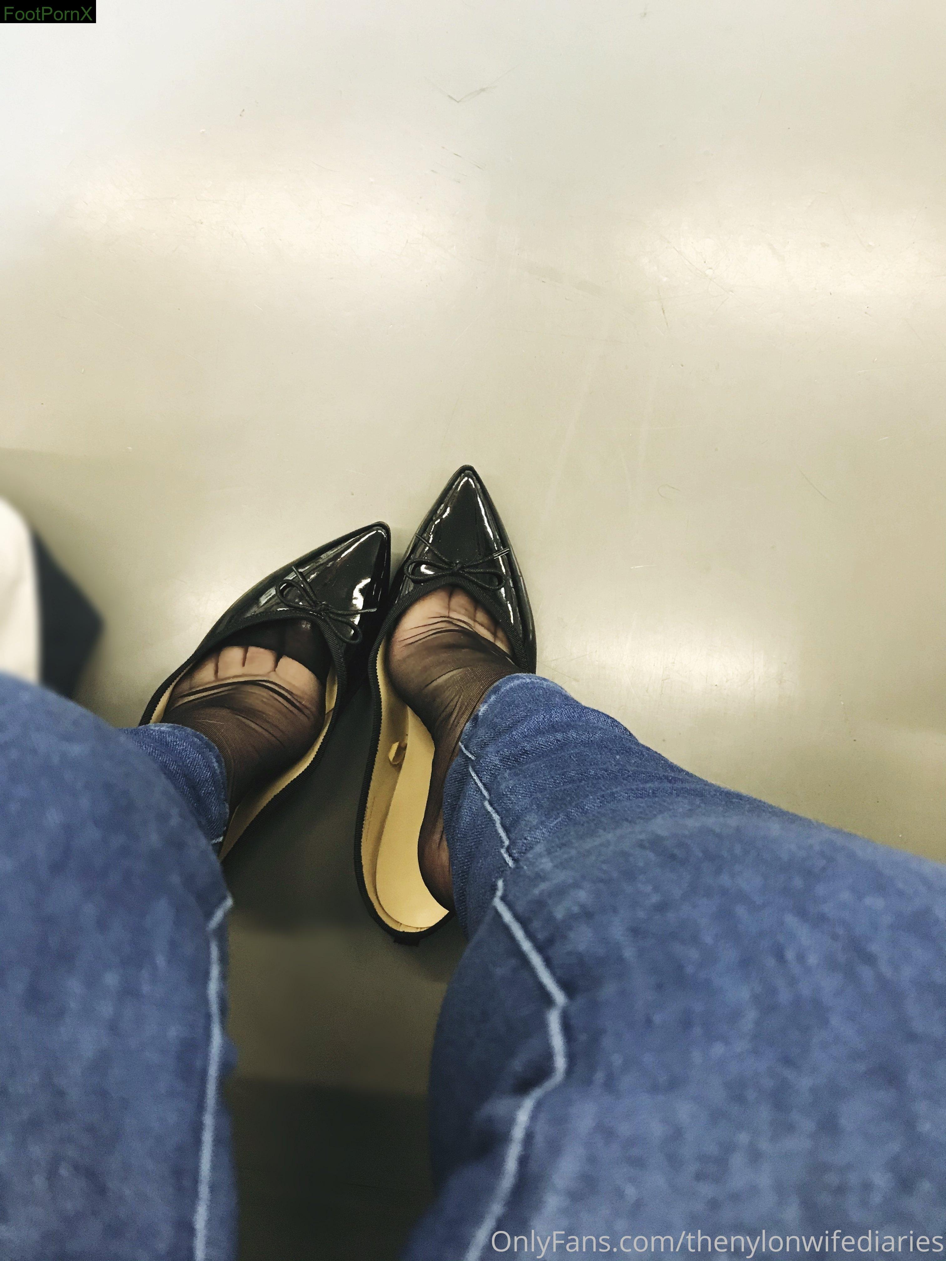 thenylonwifediaries feet photo 7
