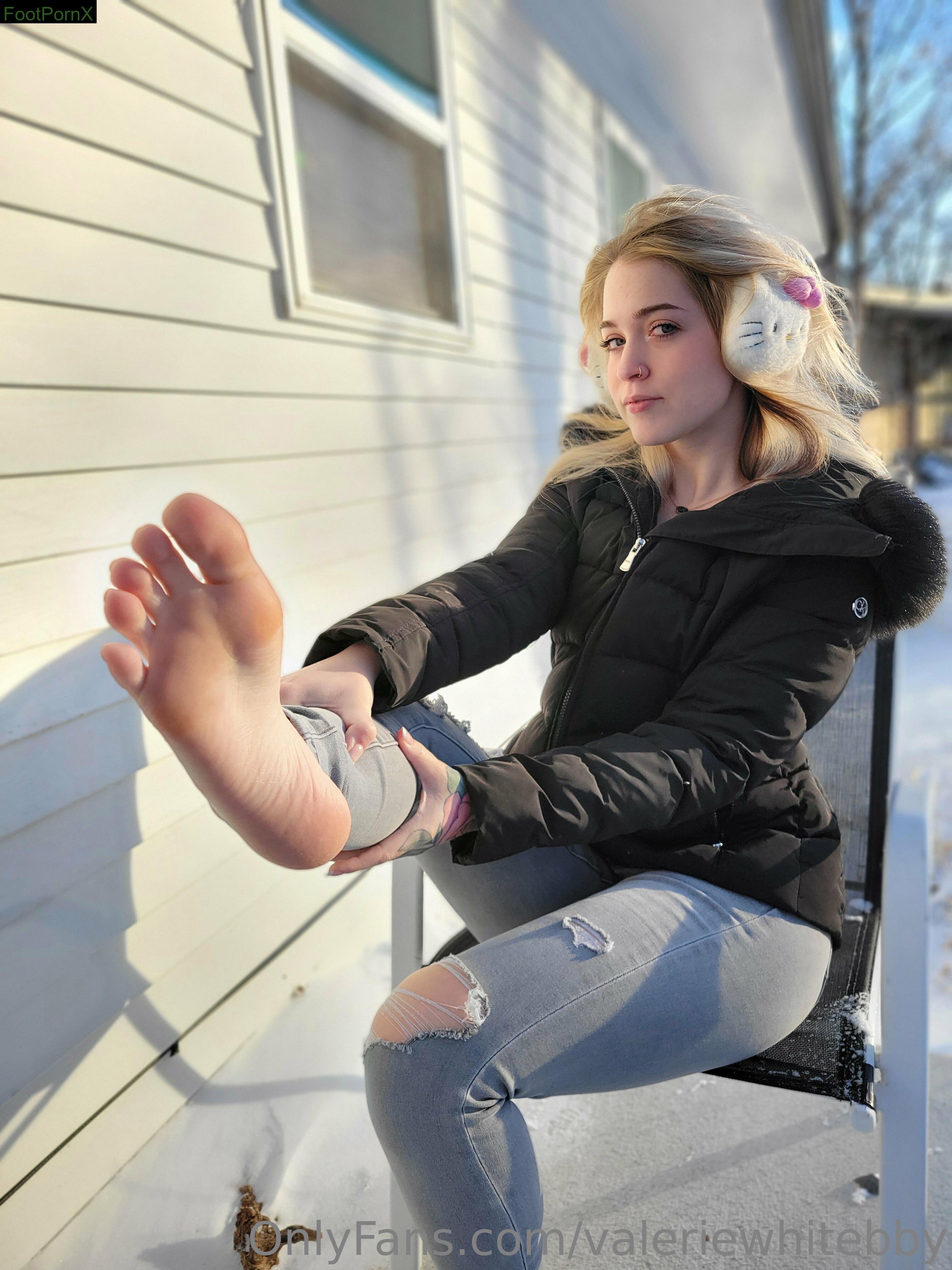 valeriewhitebby feet photo 23