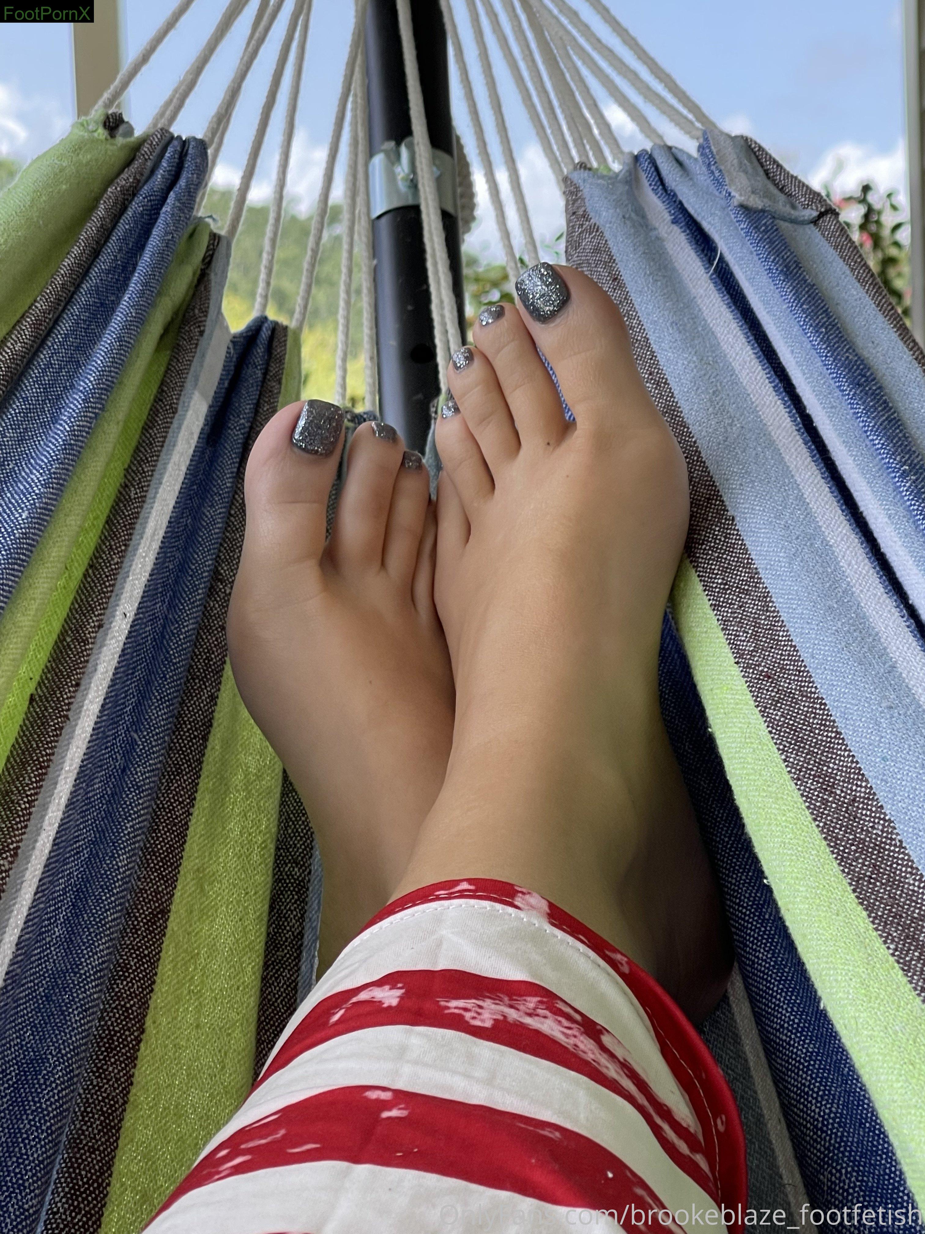 brookeblaze_footfetish feet photo 12