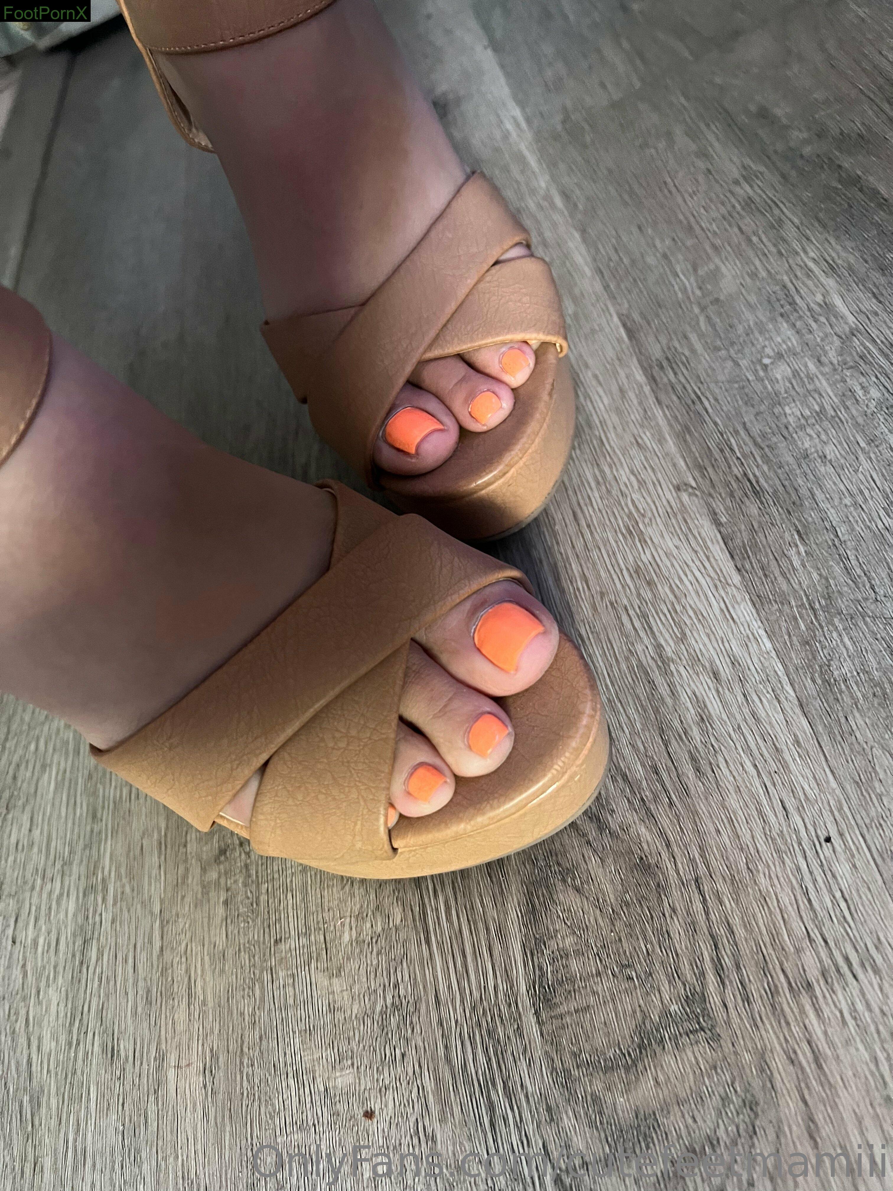 cutefeetmamiii feet photo 12